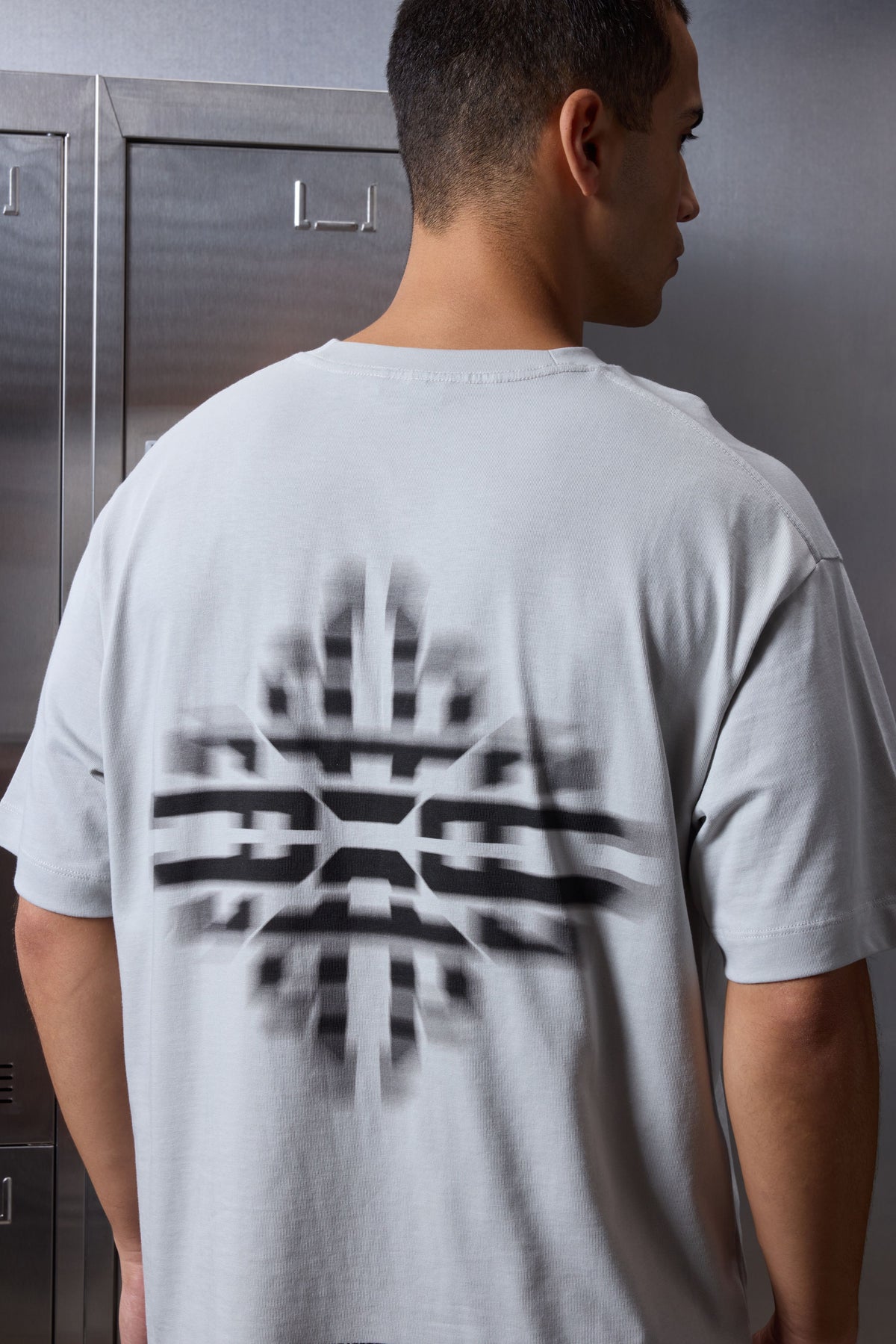 LUXURY IN MOTION GRAPHIC T-SHIRT - SALT