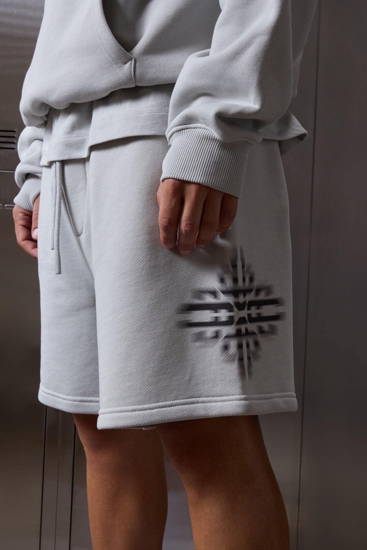 LUXURY IN MOTION SHORTS - SALT
