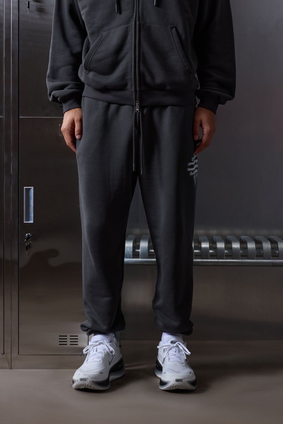 LUXURY IN MOTION JOGGERS - CHARCOAL
