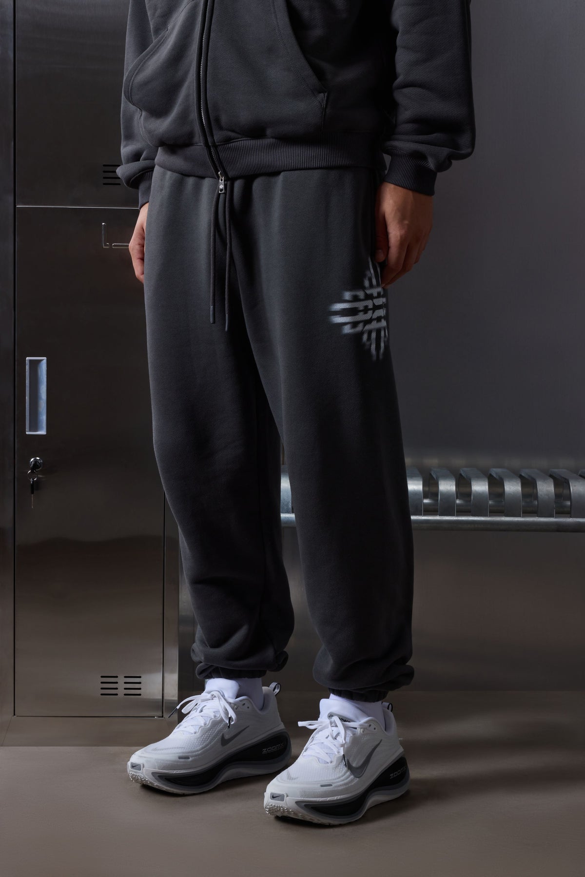 LUXURY IN MOTION JOGGERS - CHARCOAL