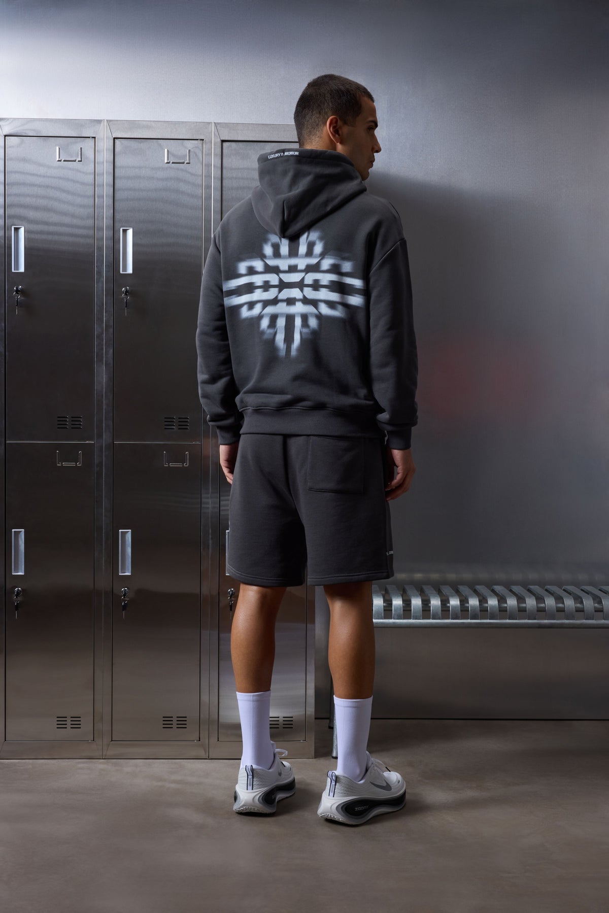 LUXURY IN MOTION SHORTS - CHARCOAL