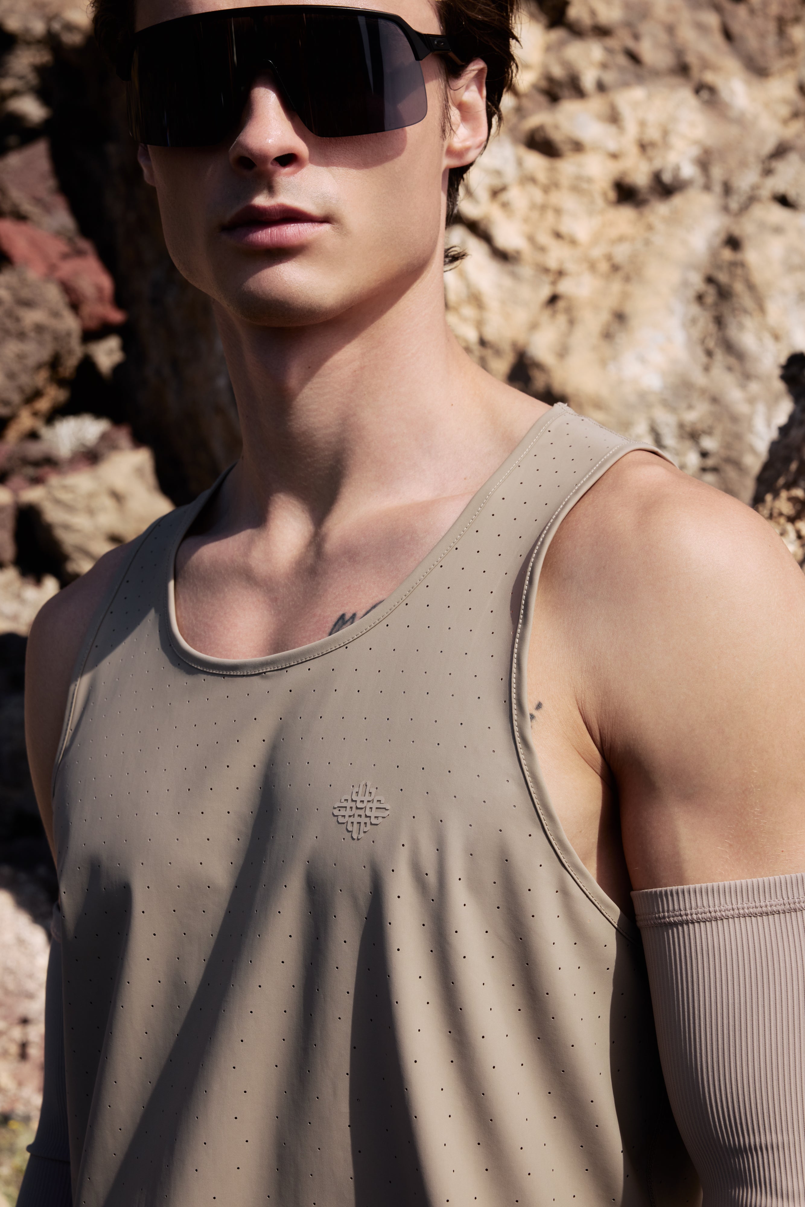 RUNNING VEST - SAND
