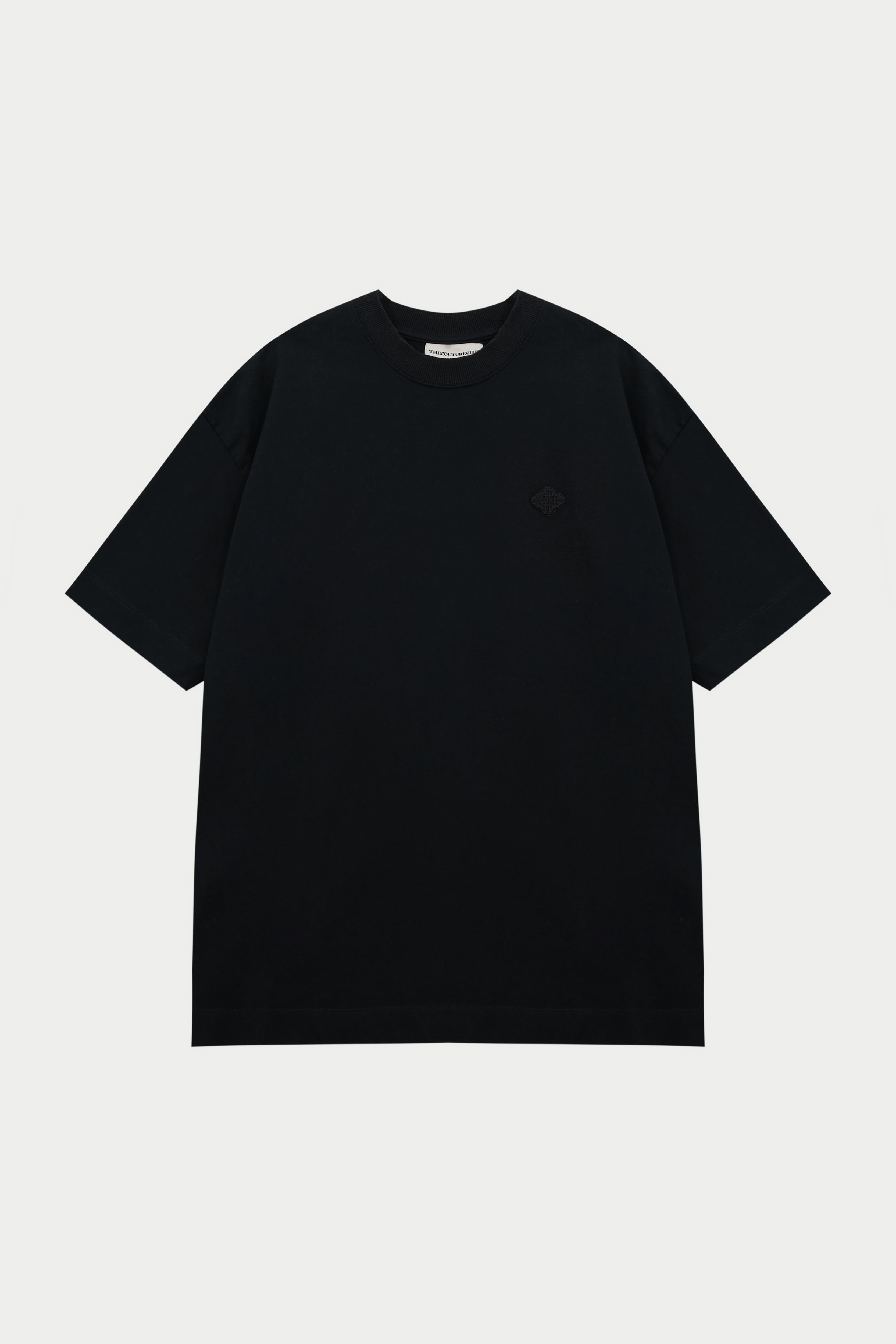 TONAL EMBLEM RELAXED T-SHIRT - BLACK