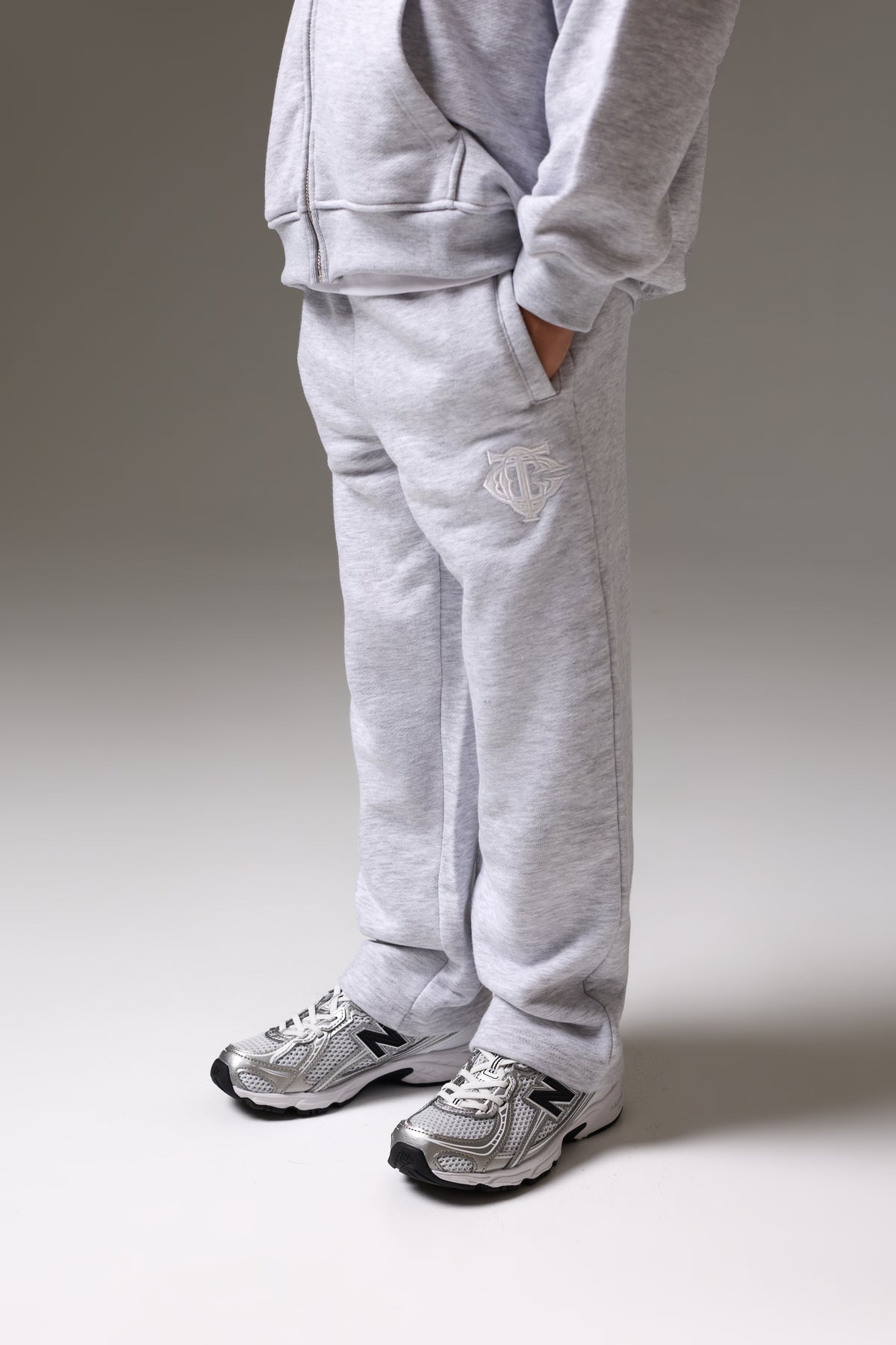 JUNIOR MONOGRAM EMBLEM APPLIQUE JOGGERS - GREY MARL
