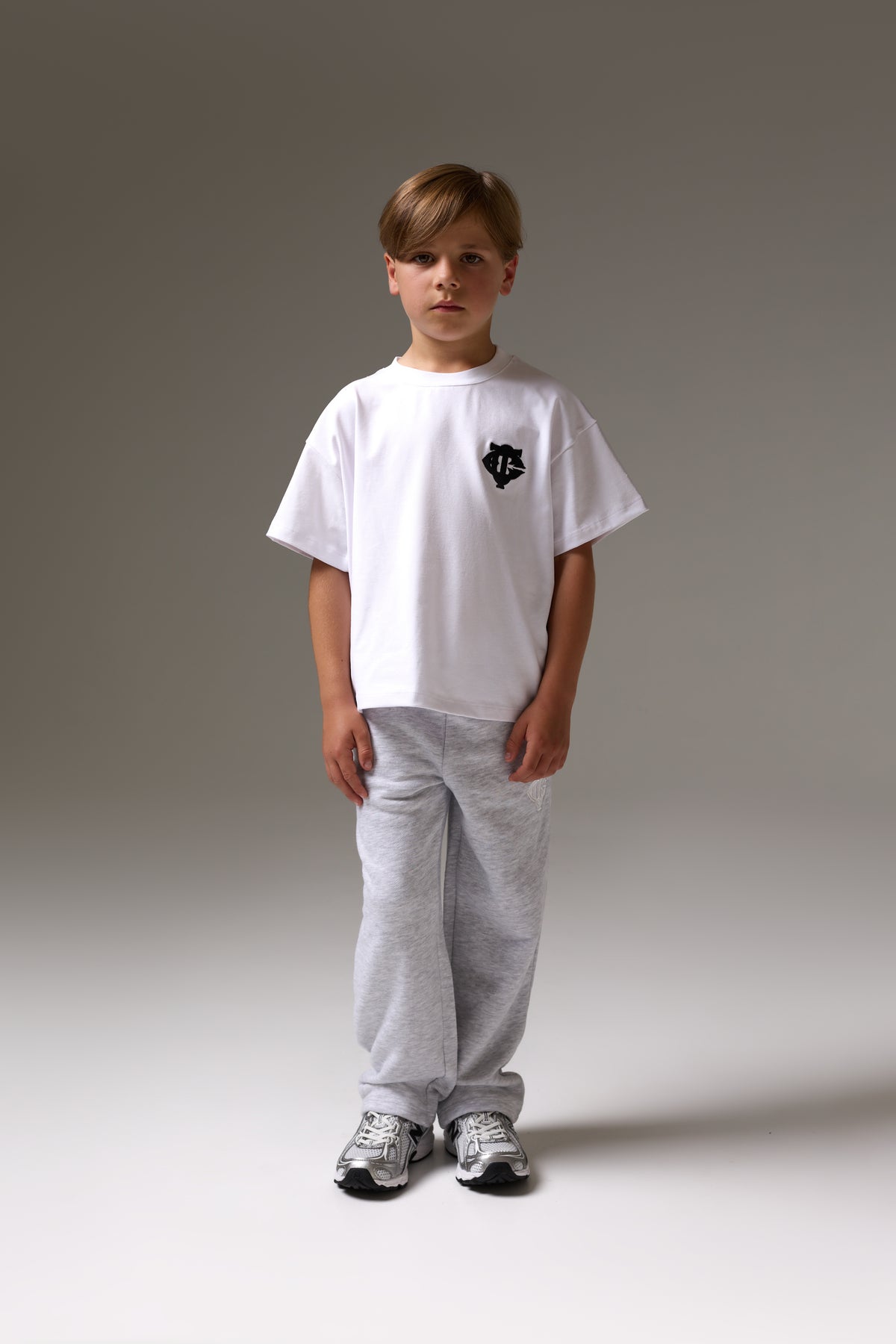 JUNIOR MONOGRAM EMBLEM APPLIQUE T-SHIRT - WHITE