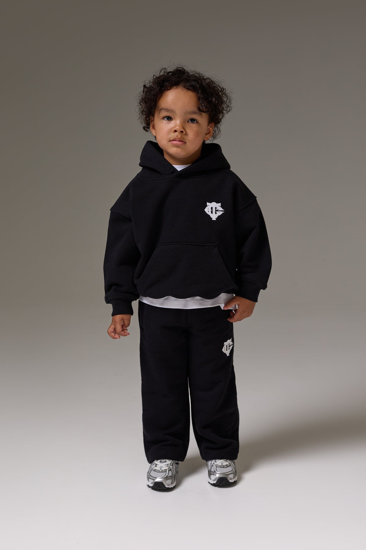 KIDS MONOGRAM EMBLEM APPLIQUE HOODIE - BLACK