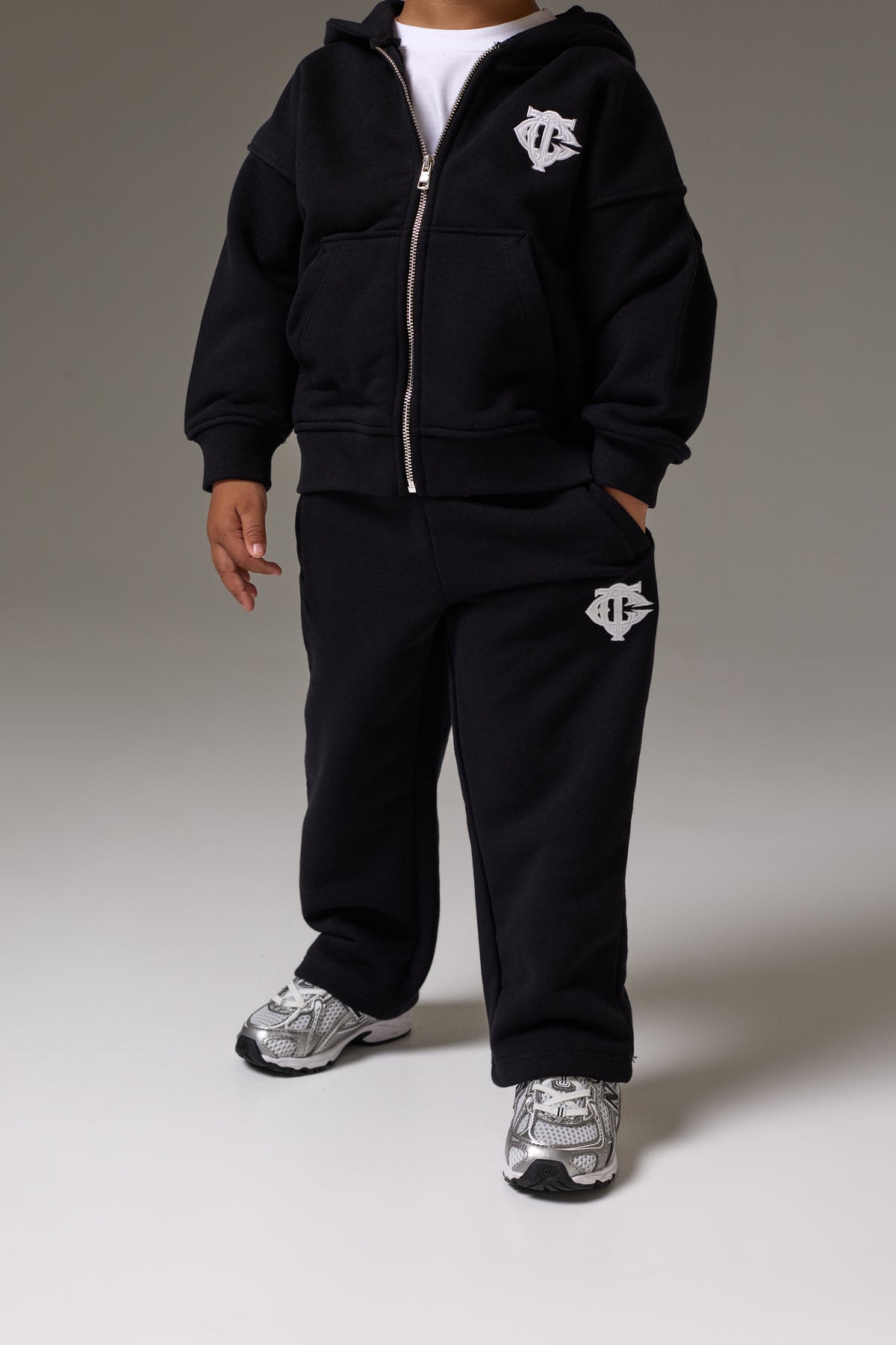 KIDS ZIP THROUGH MONOGRAM EMBLEM APPLIQUE HOODIE - BLACK