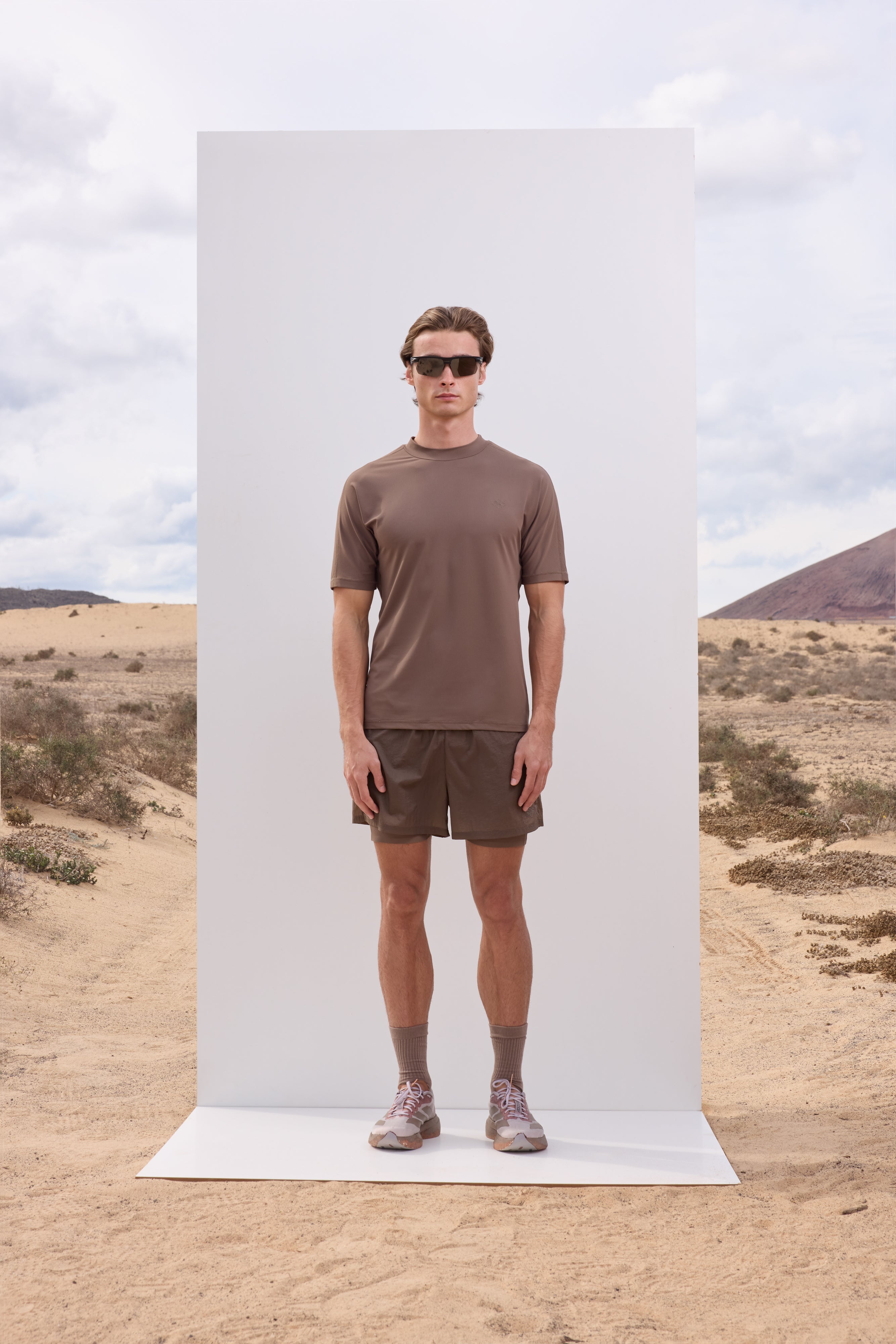 SHORT SLEEVE TRAINING TOP - BROWN