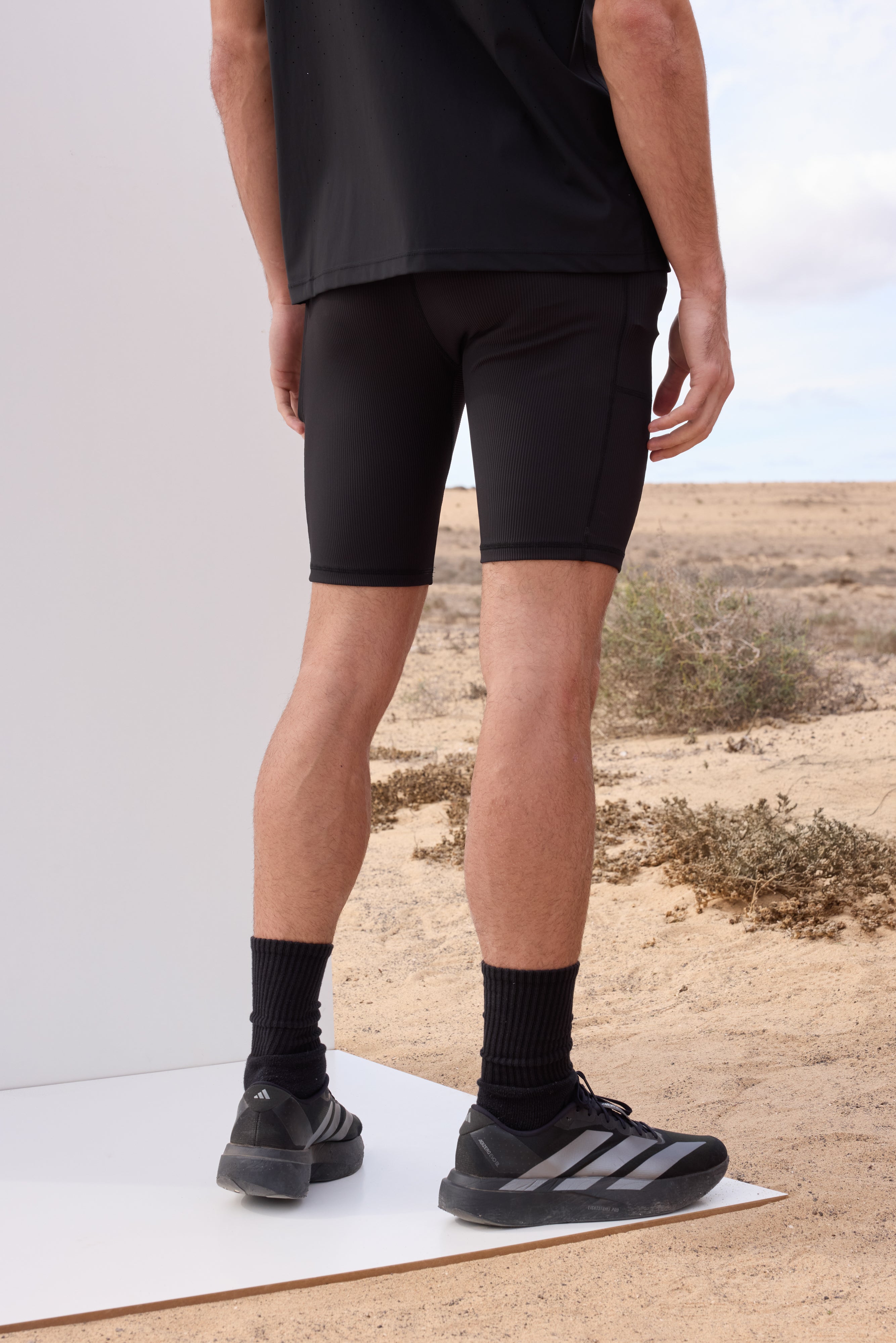 HALF TIGHT - BLACK