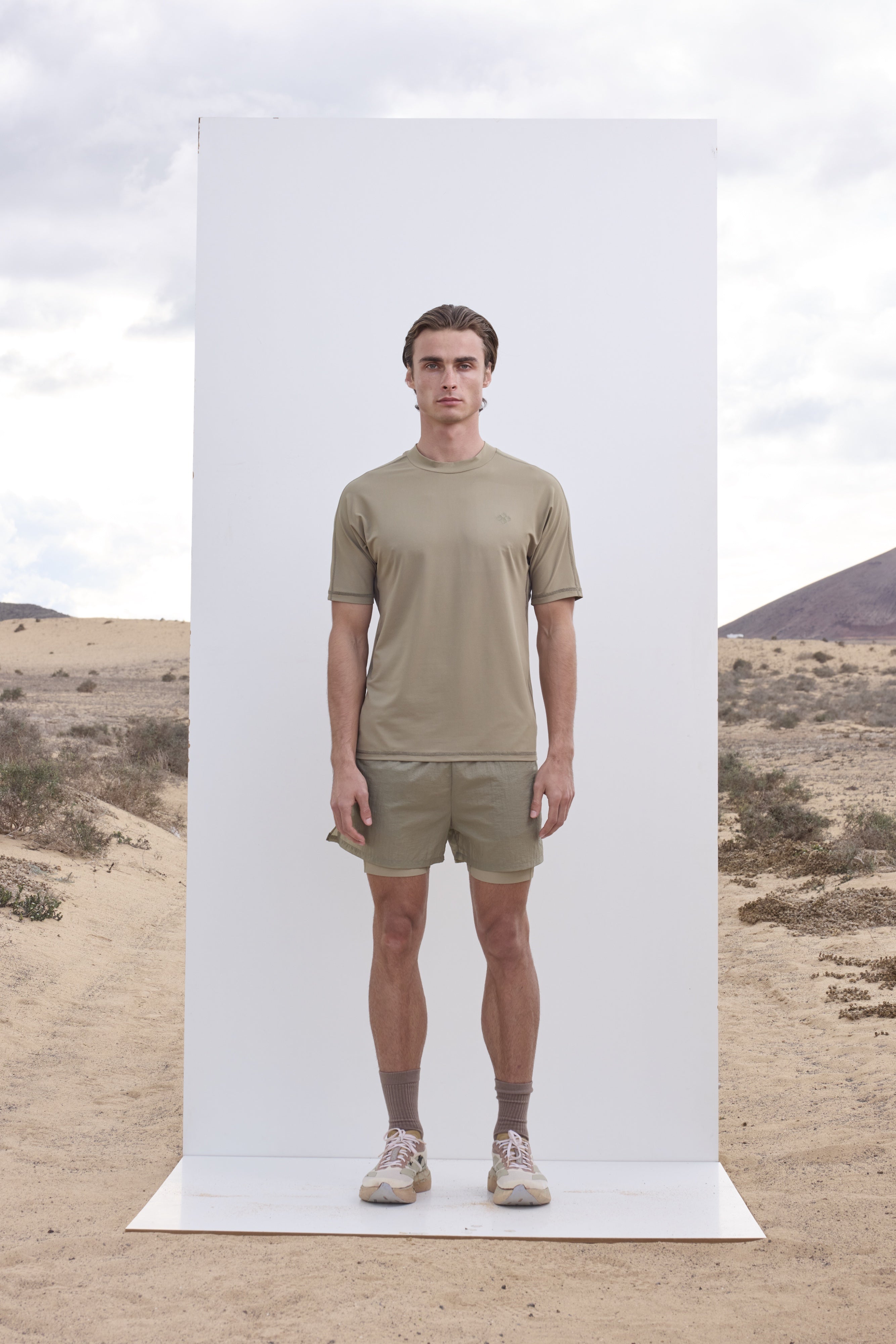 SHORT SLEEVE TRAINING TOP - KHAKI