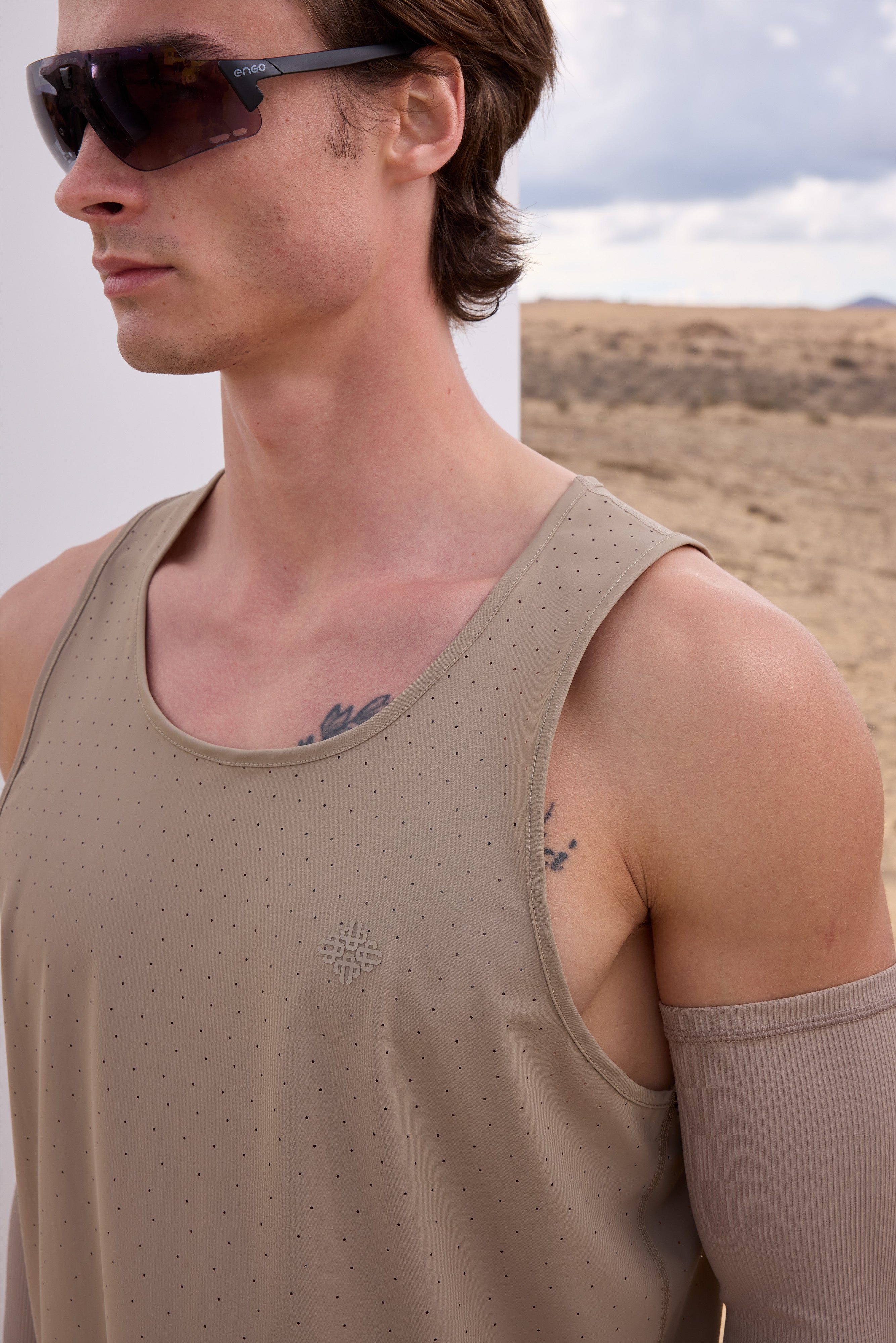 RUNNING VEST - SAND