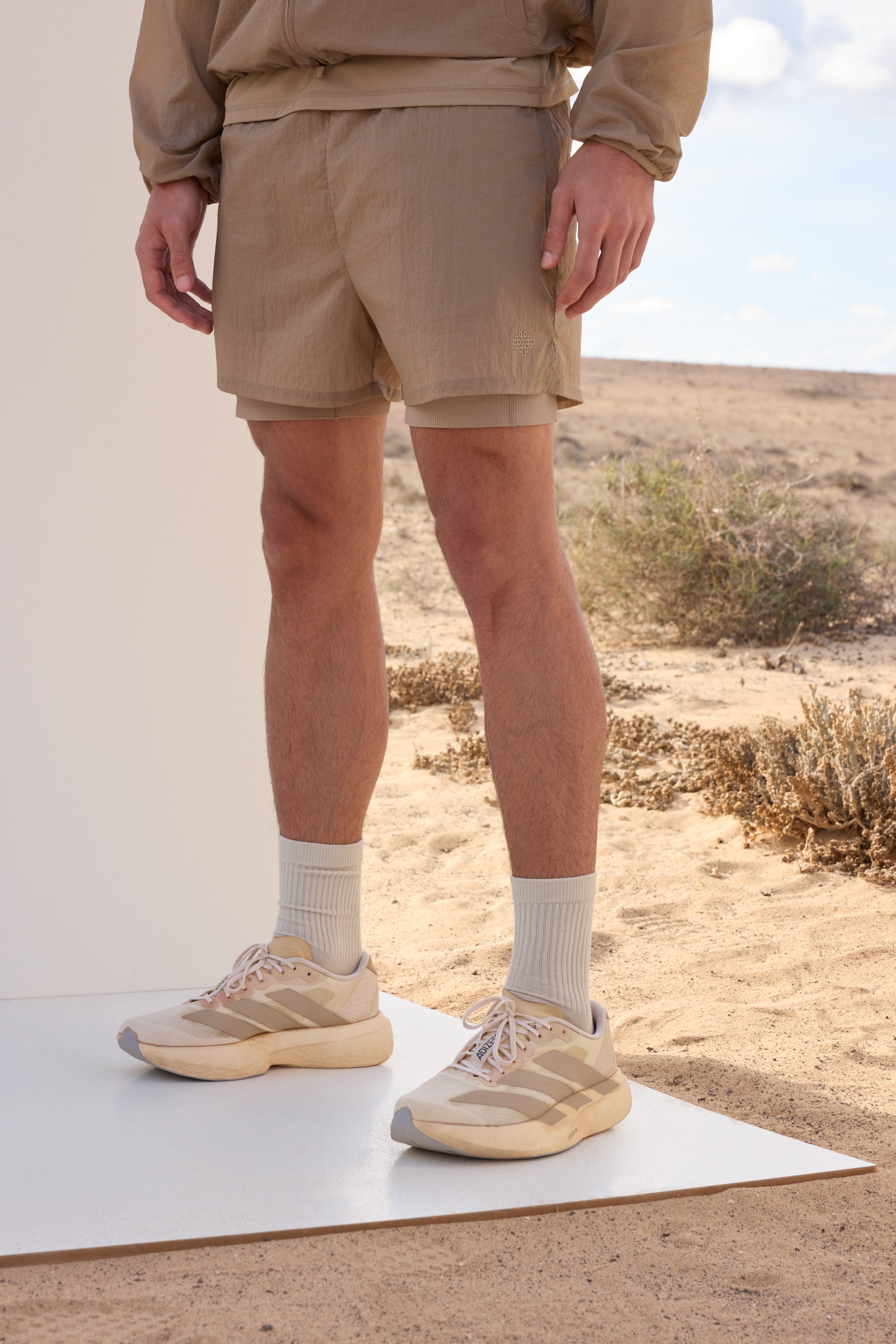 2-1 TRANSLUCENT RUN SHORT - SAND