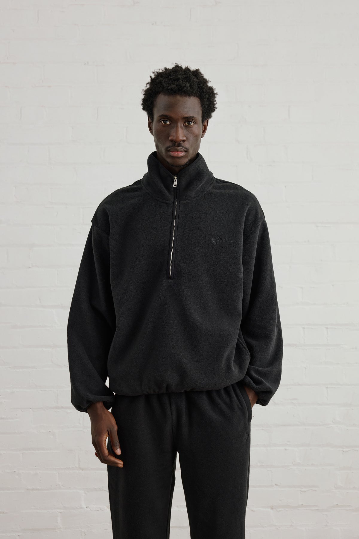 POLAR FLEECE FUNNEL NECK 1/4 ZIP - BLACK