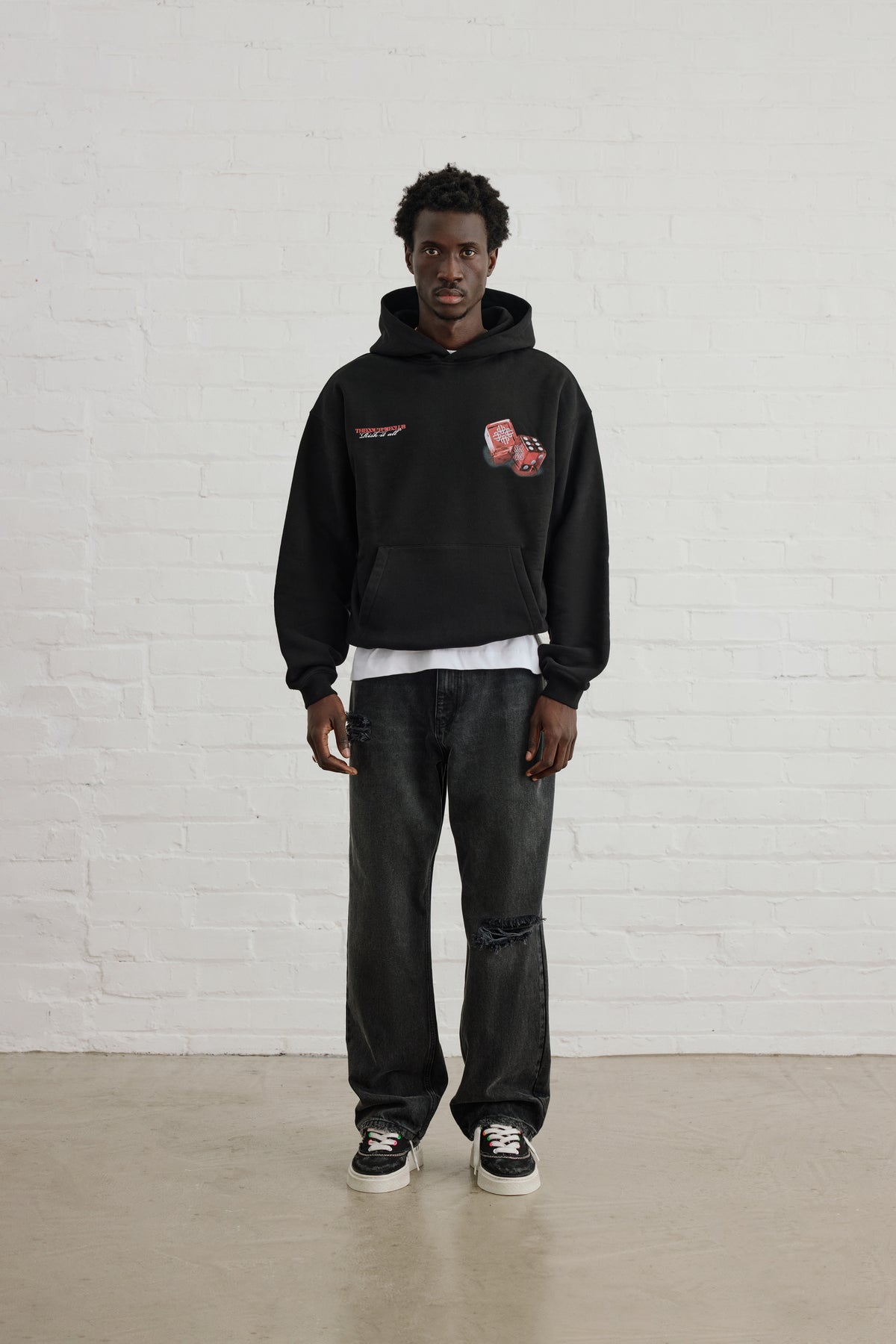 DICE EMBLEM GRAPHIC HOODIE - BLACK
