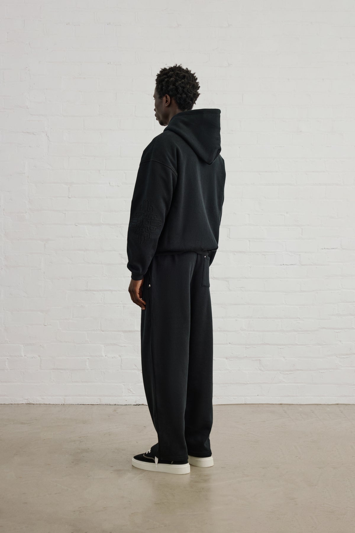KNIT FLEECEBACK EMBLEM ZIP THROUGH HOODIE - BLACK