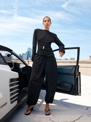 LONG SLEEVE SHOULDER PAD RUCHED TEE - BLACK