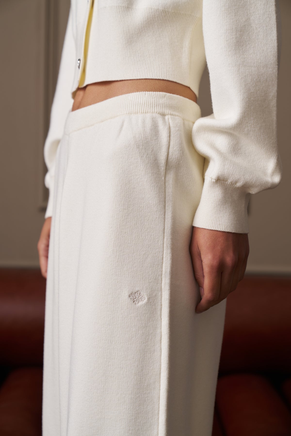 COMPACT KNIT BARREL LEG JOGGER - CREAM