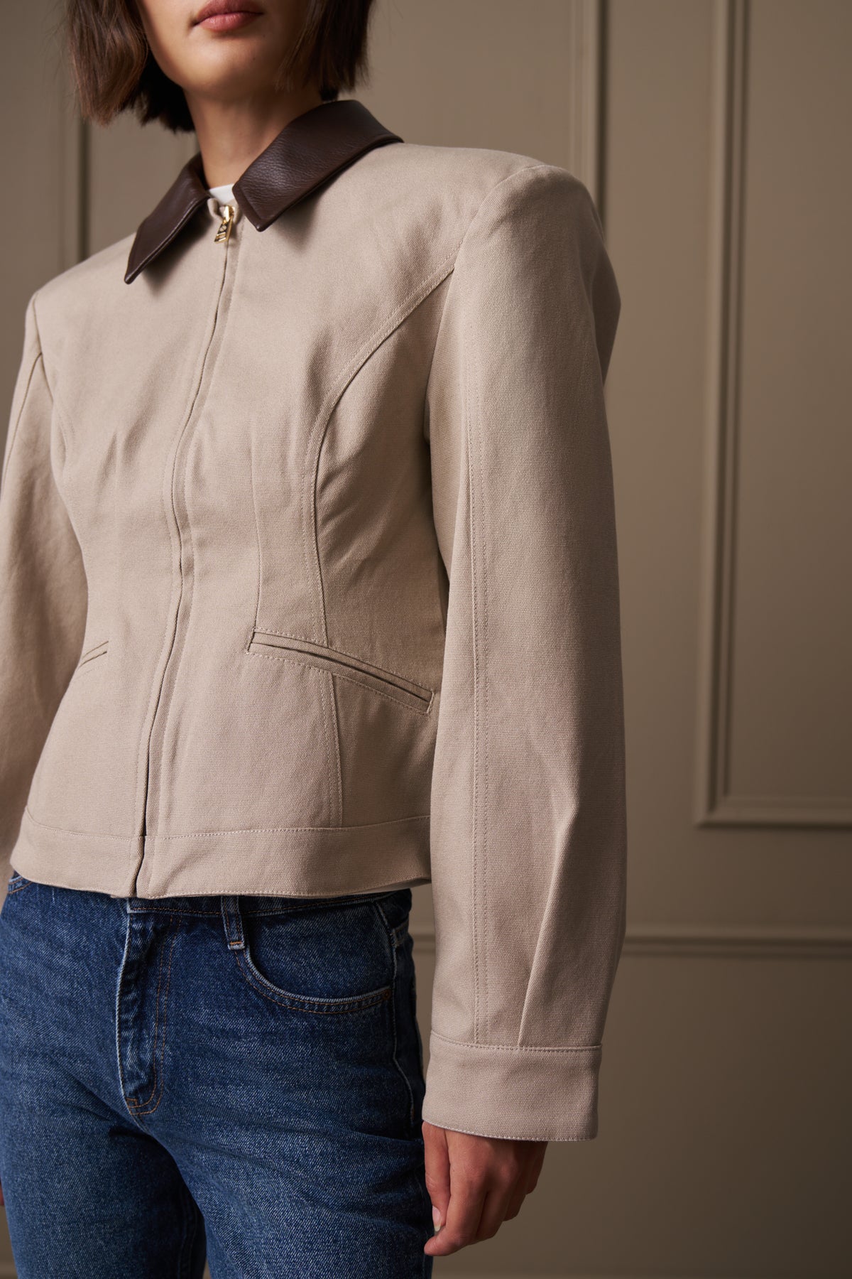 CONTRAST COLLAR CINCHED WAIST JACKET - BEIGE