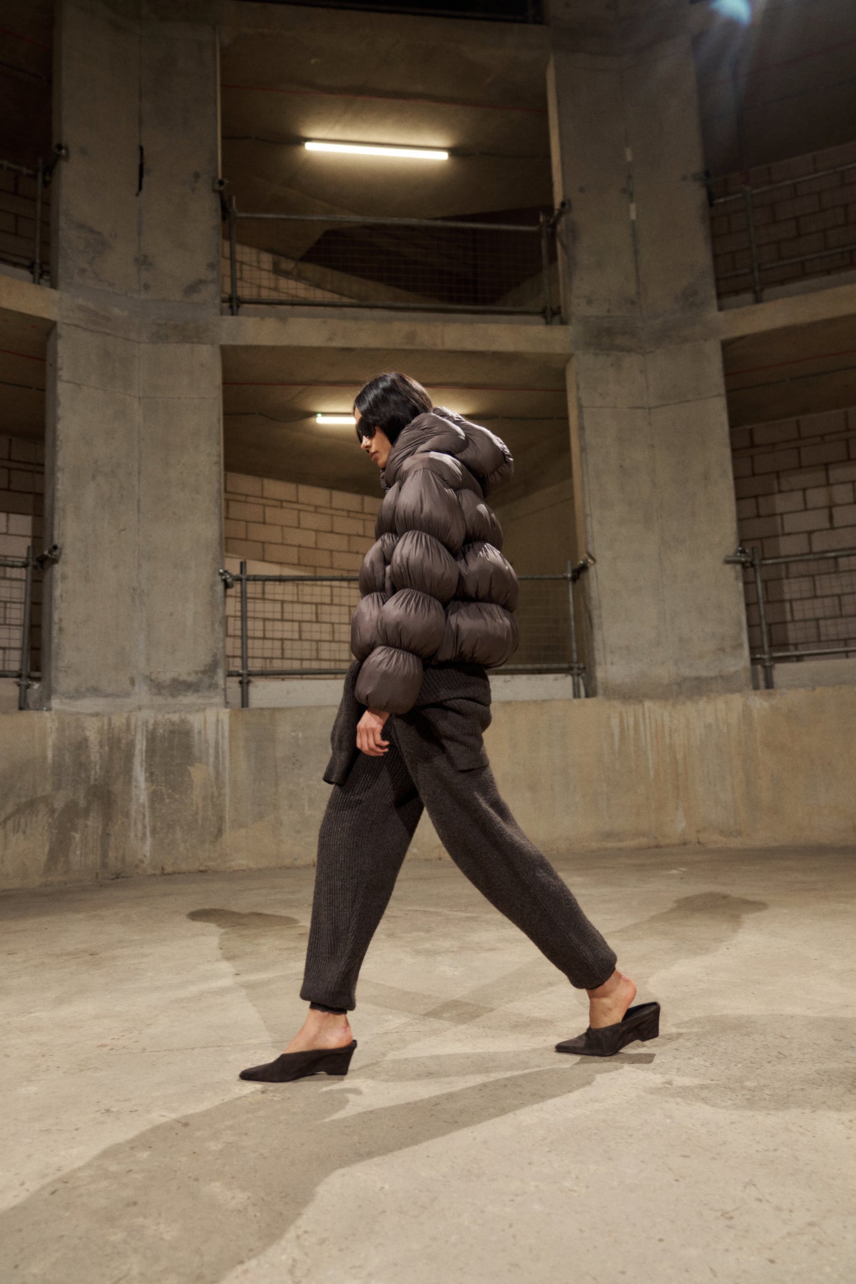 BUBBLE HOODED PUFFER COAT - CHOCOLATE