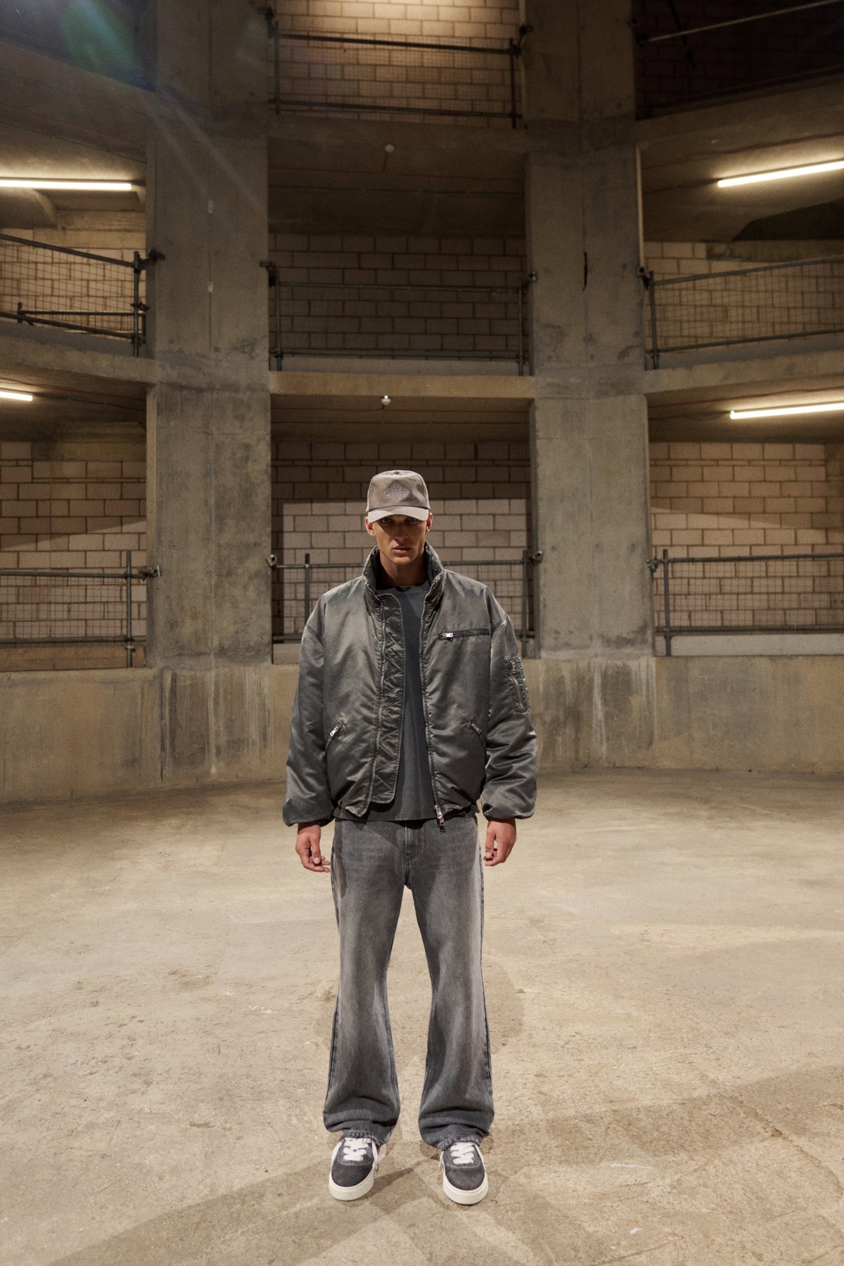 WASHED NYLON PUFFER JACKET - BROWN