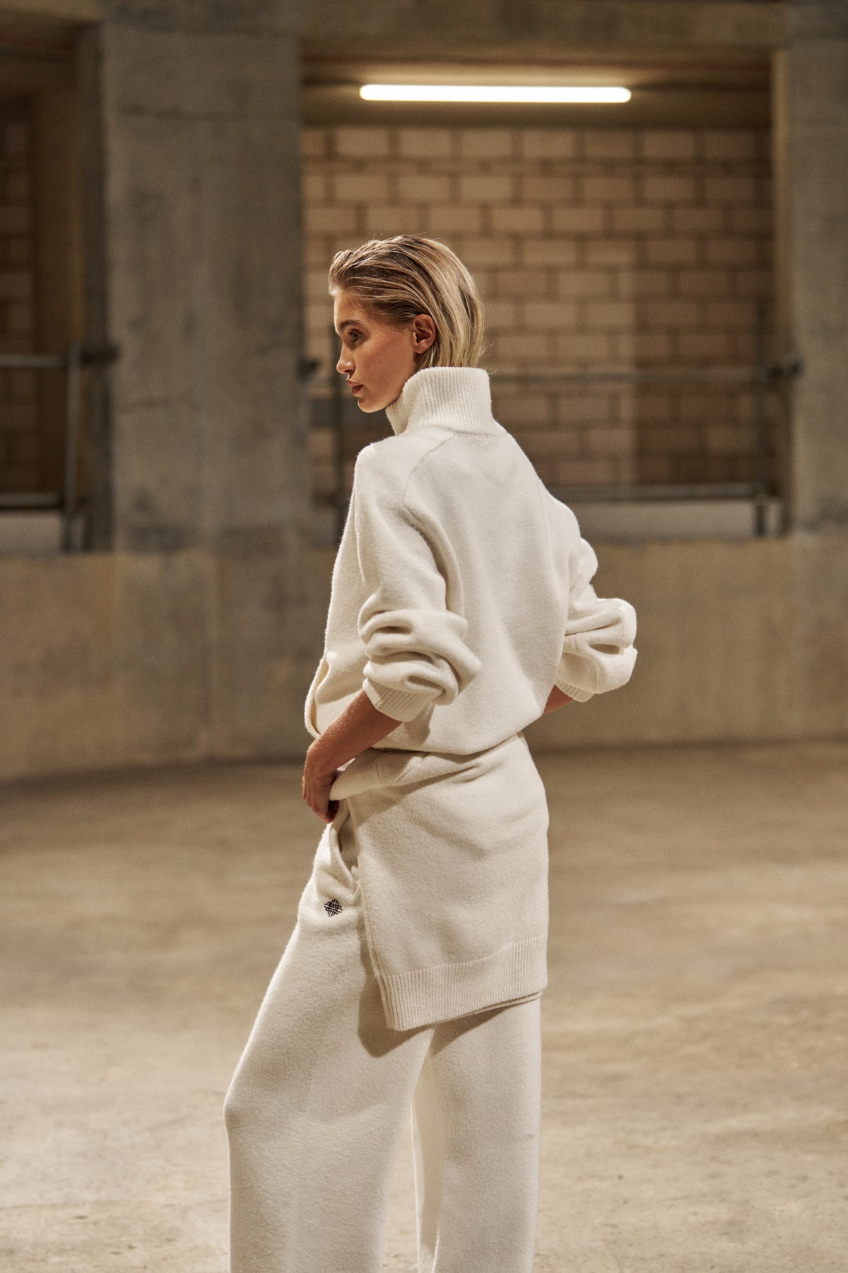 EMBLEM EMBROIDERED FUNNEL NECK - OFF WHITE