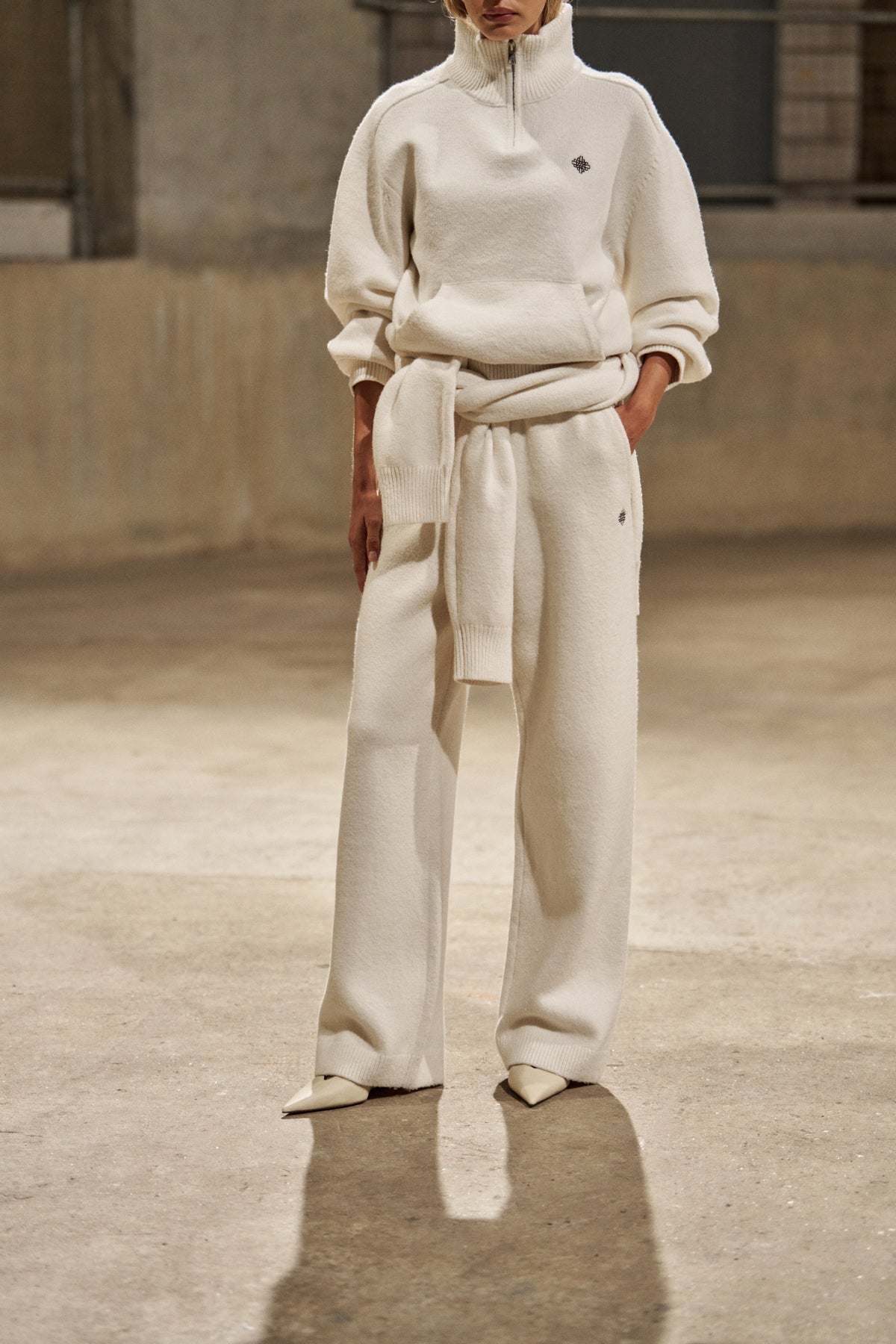 EMBLEM EMBROIDERED JOGGERS - OFF WHITE