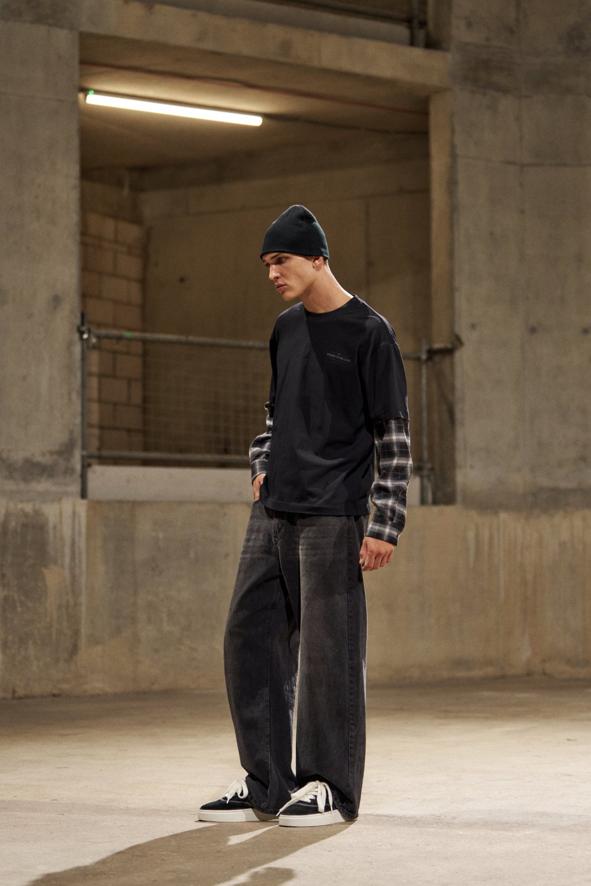 DOUBLE LAYER CHECKED LONG SLEEVE T-SHIRT - BLACK