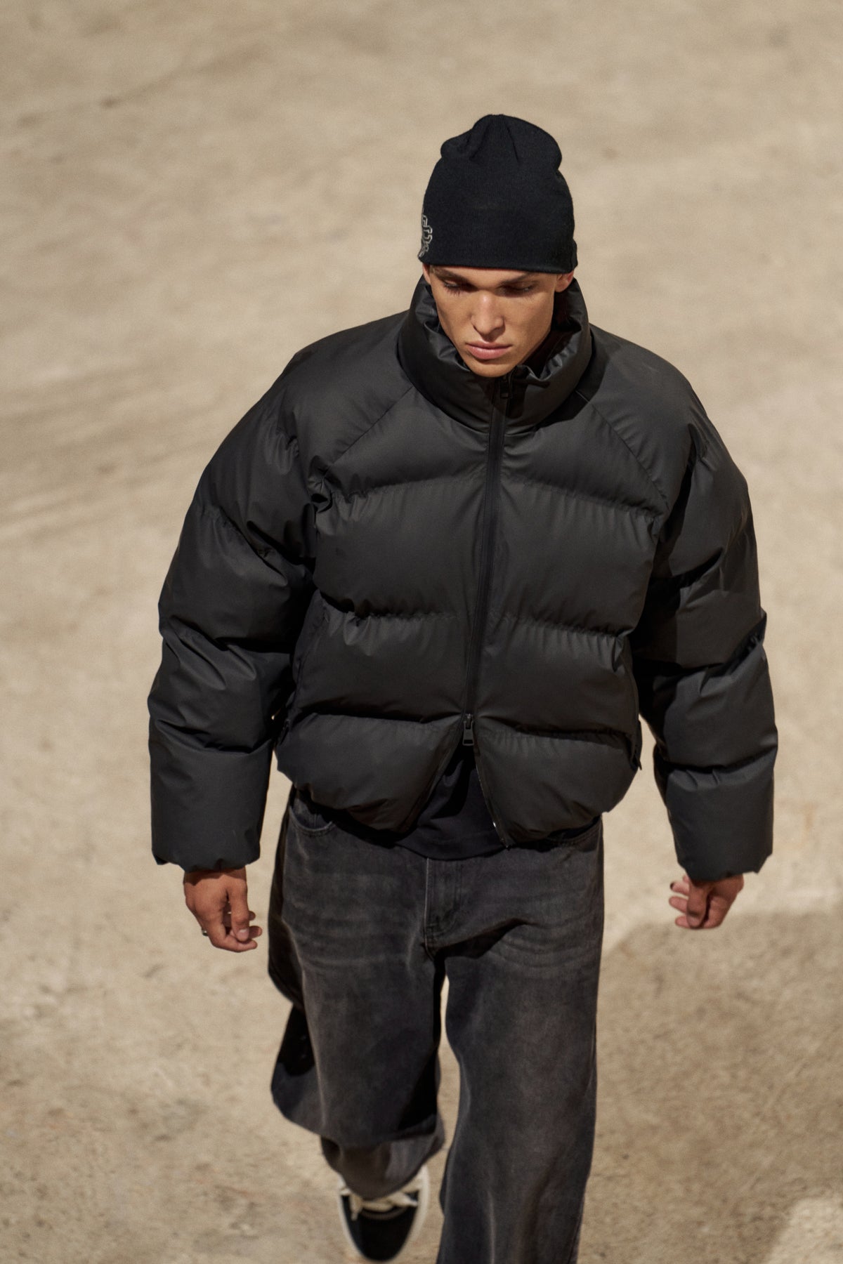 RUBBERISED PUFFER COAT - BLACK