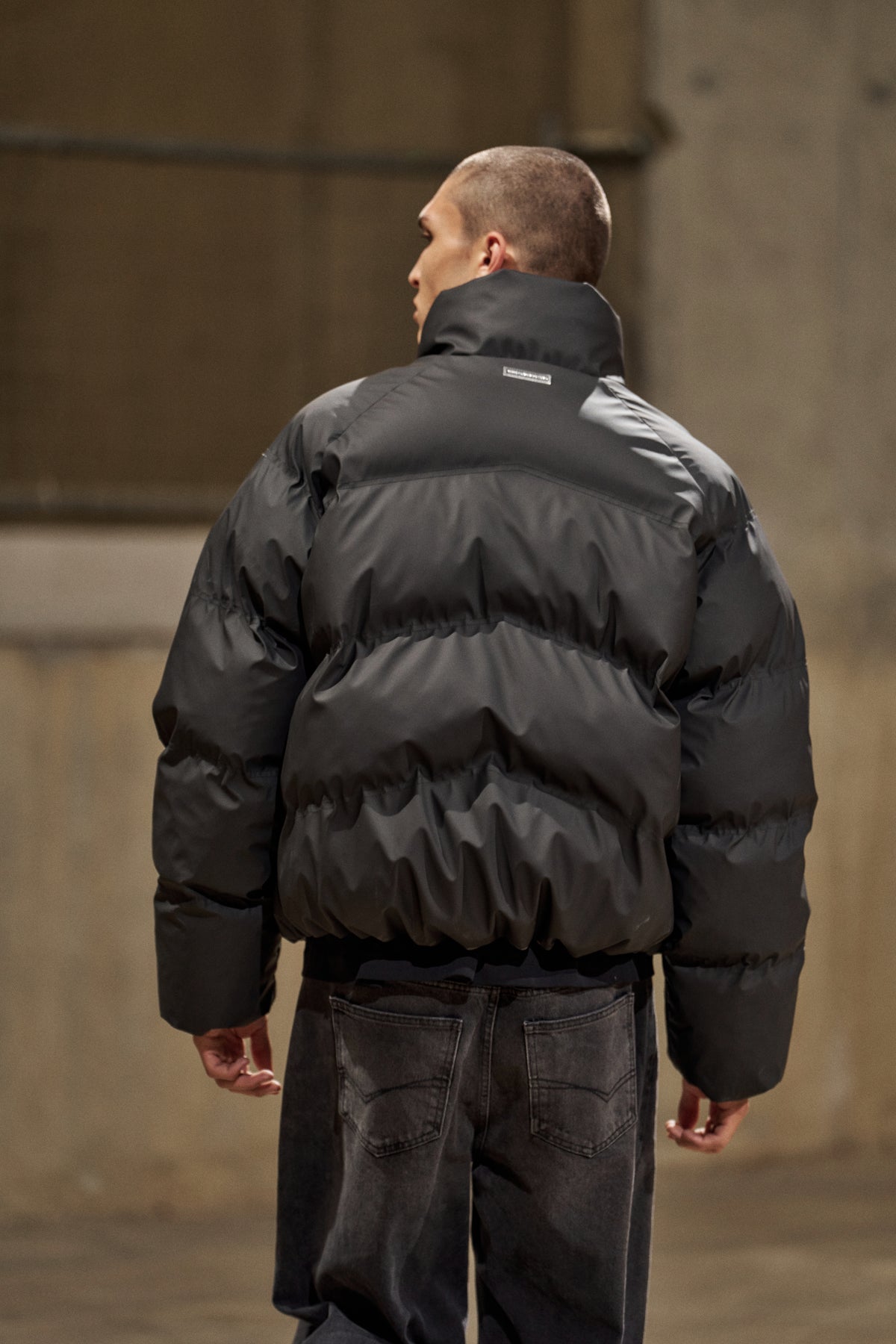 RUBBERISED PUFFER COAT - BLACK