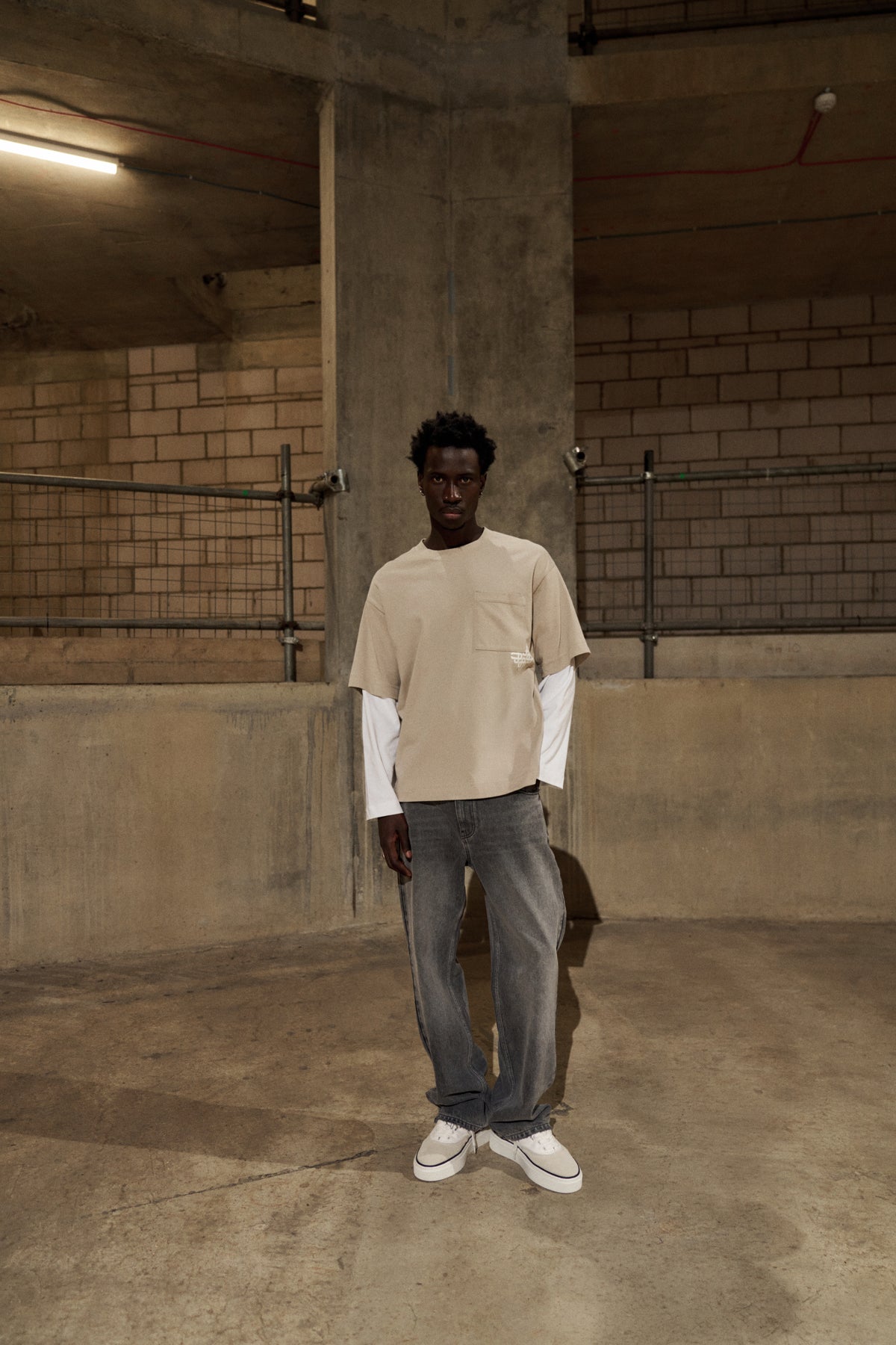 DOUBLE LAYER EMBLEM LONG SLEEVE T-SHIRT - BEIGE