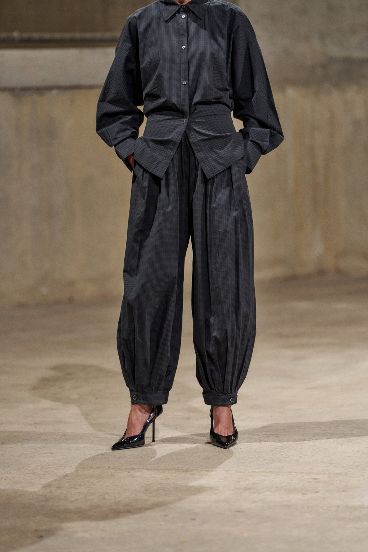 MICRO CHECK BALLOON TROUSERS - NAVY