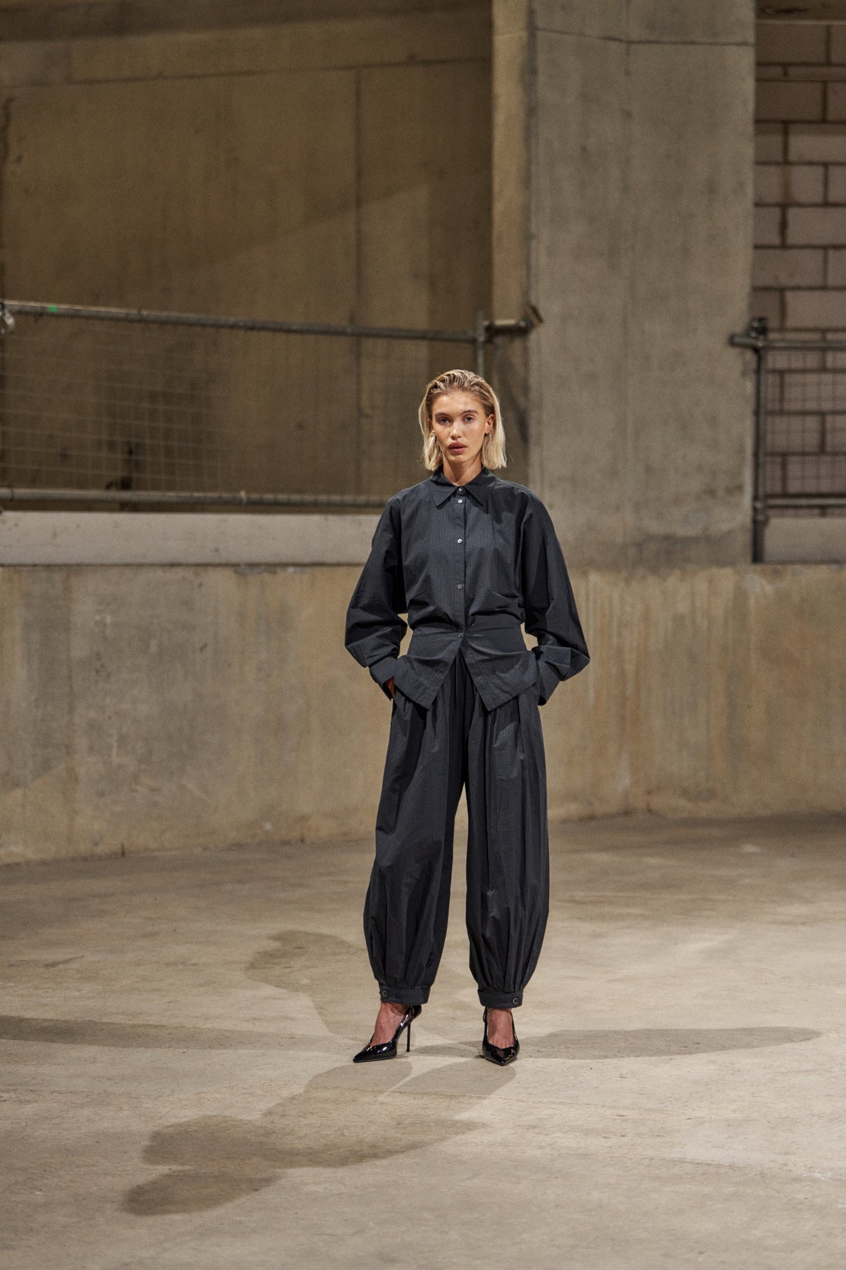 MICRO CHECK BALLOON TROUSERS - NAVY