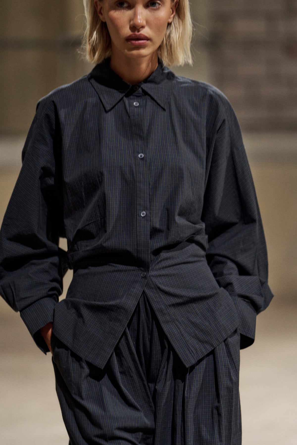 MICRO CHECK CONTOUR SEAM SHIRT - NAVY