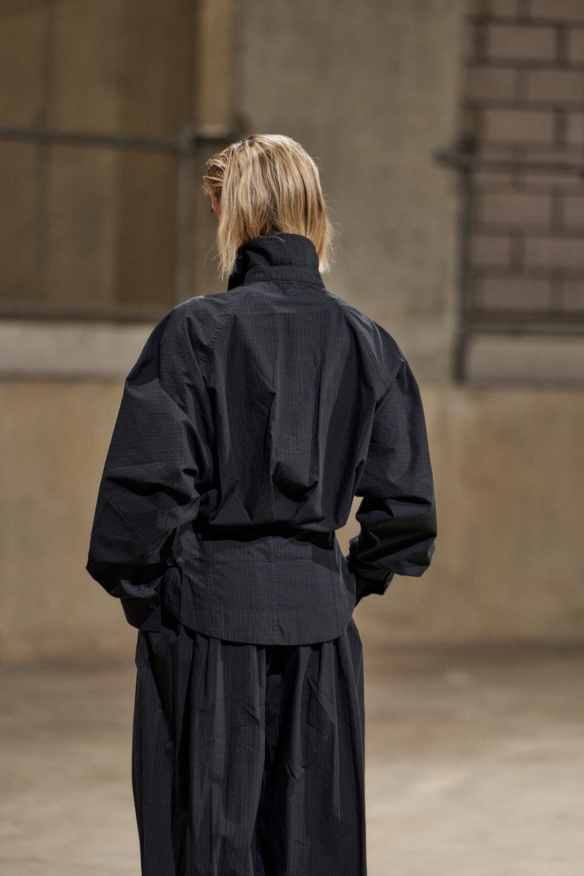 MICRO CHECK CONTOUR SEAM SHIRT - NAVY