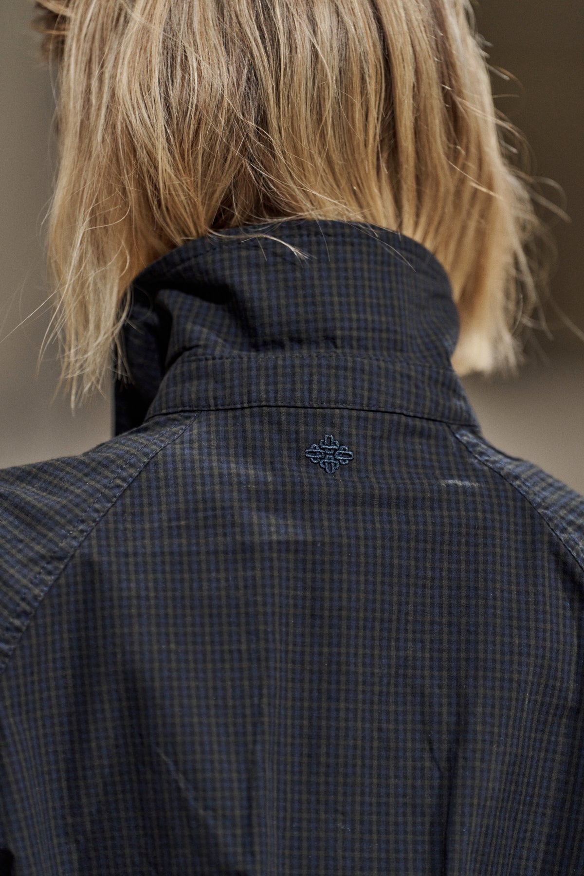 MICRO CHECK CONTOUR SEAM SHIRT - NAVY