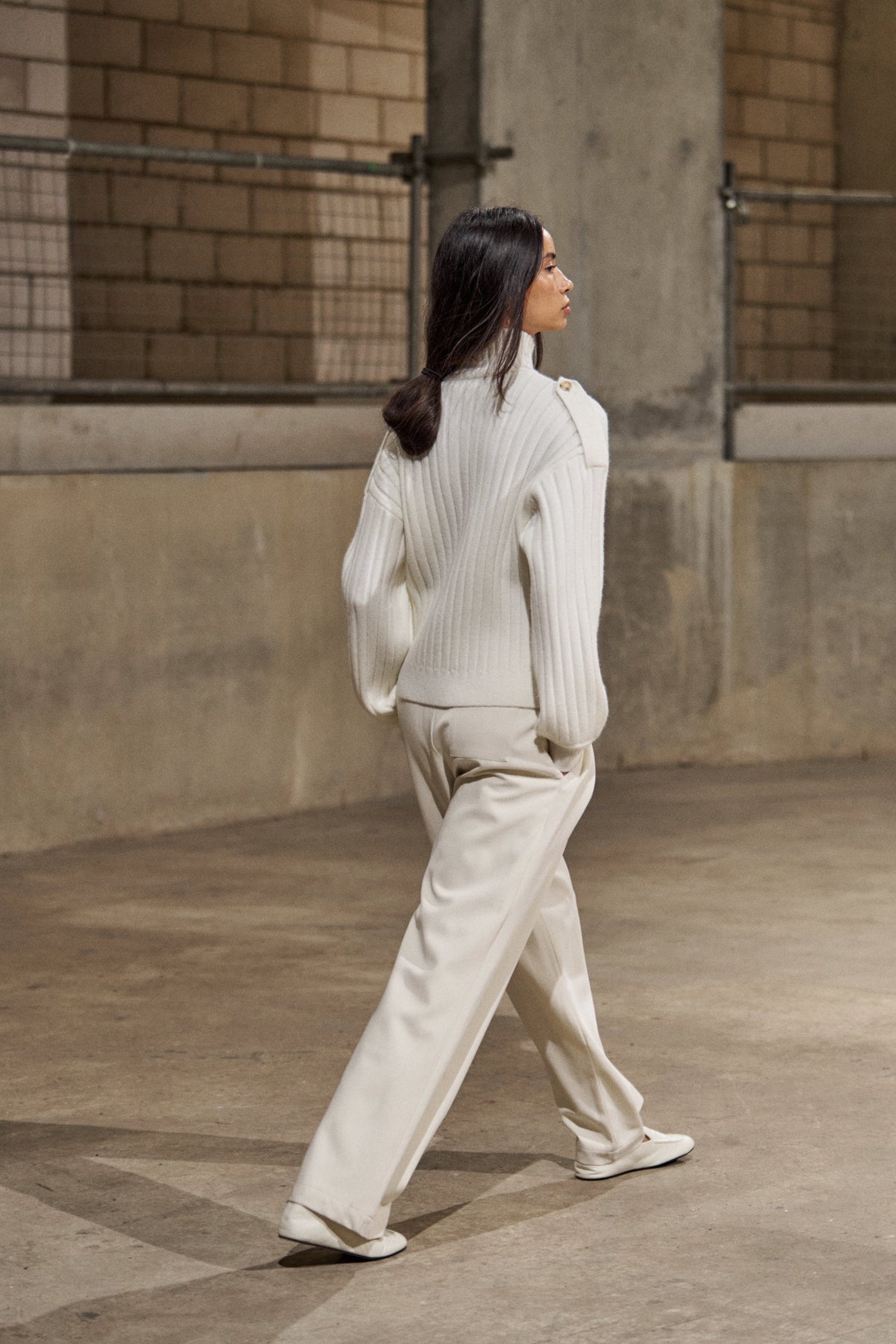 RIB KNIT FUNNEL NECK - OFF WHITE