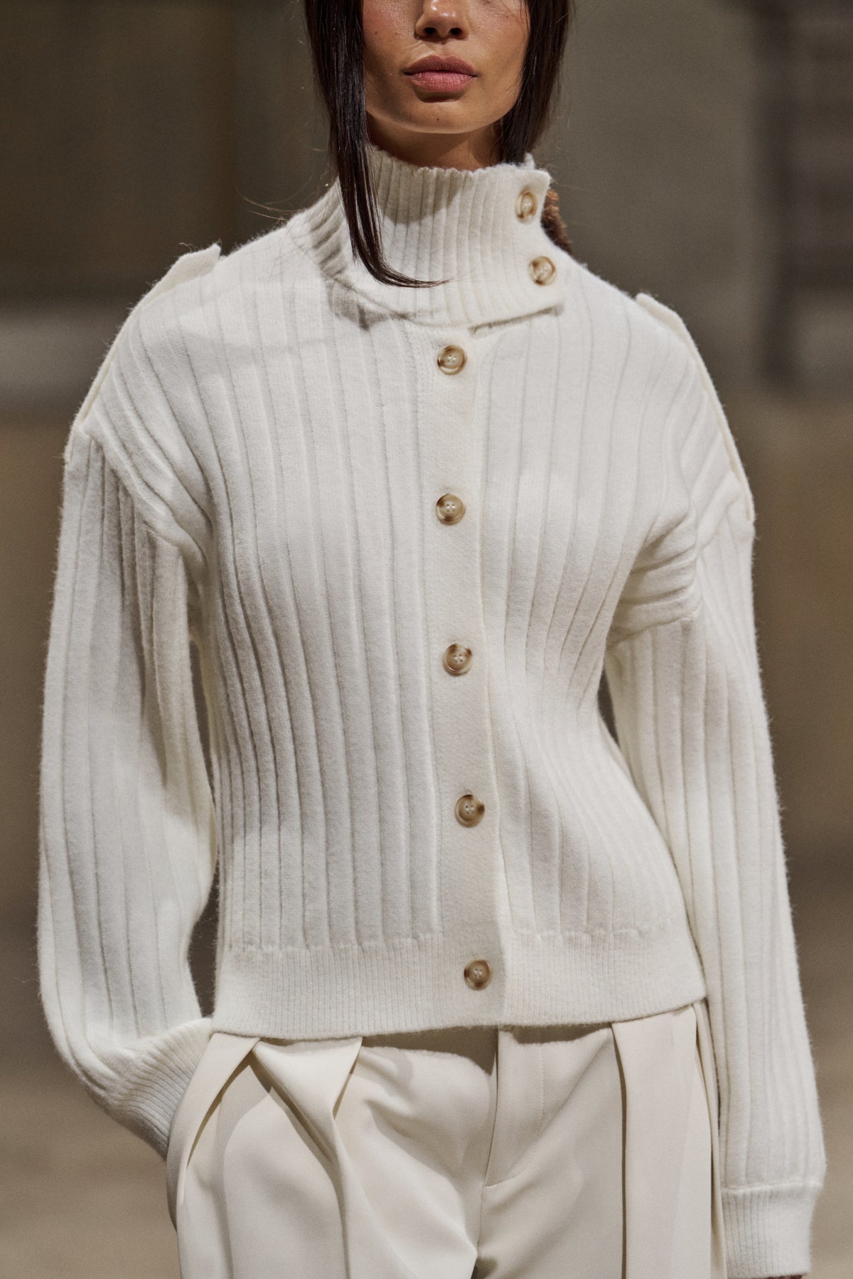 RIB KNIT FUNNEL NECK - OFF WHITE