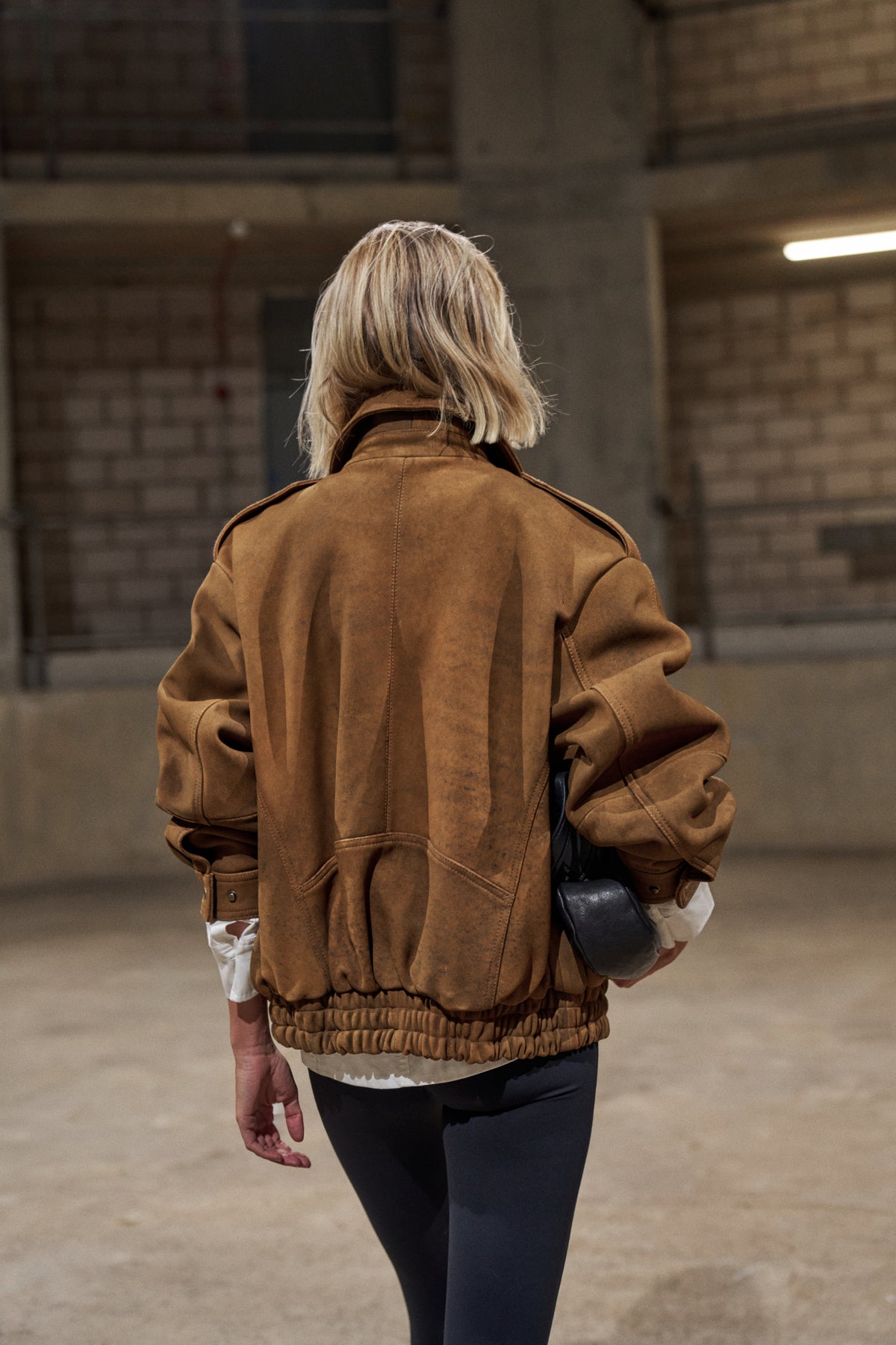 SAND WASHED LEATHER JACKET - TAN