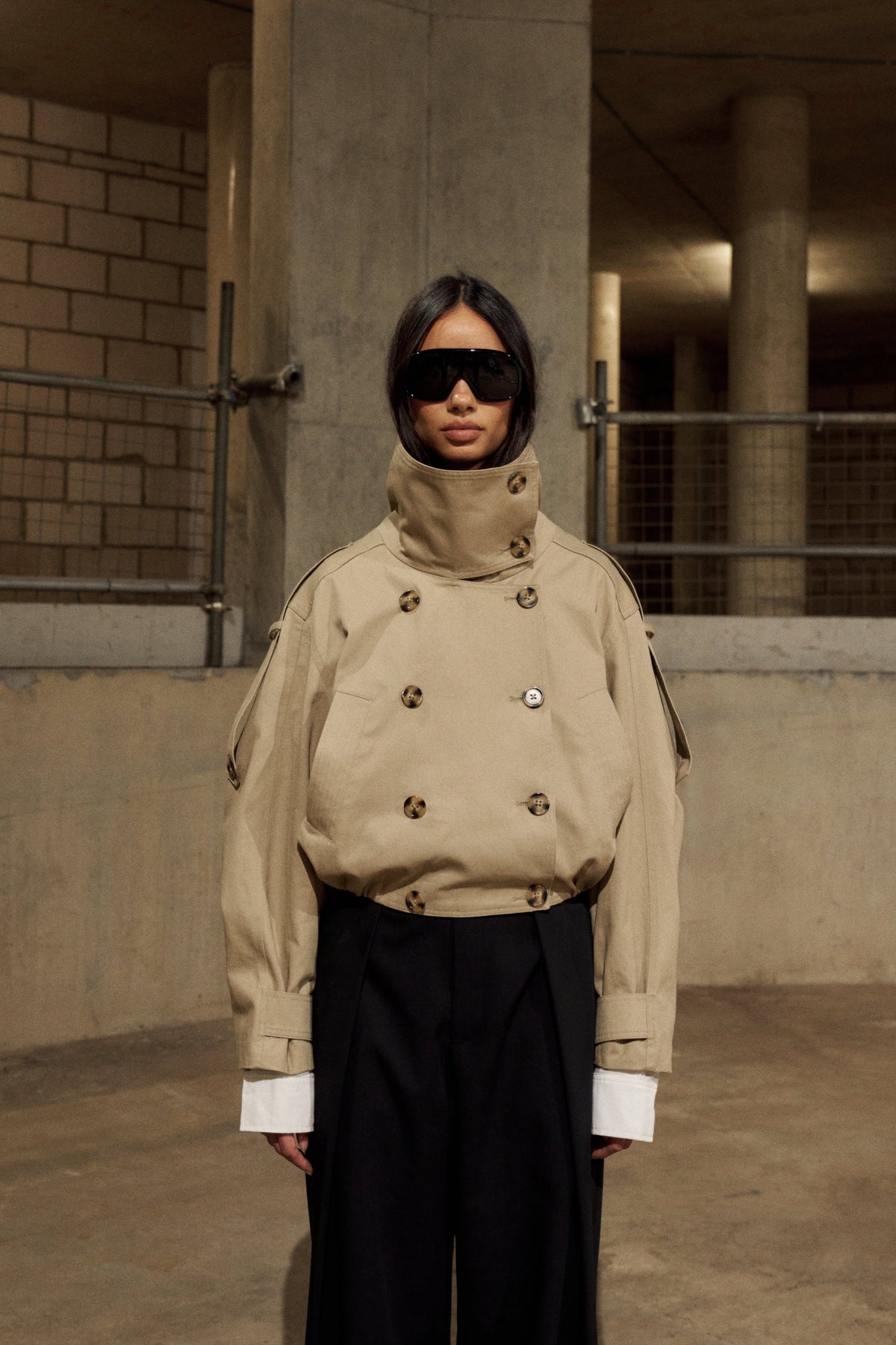 FUNNEL NECK BALLOON HEM SHORT TRENCH - BEIGE