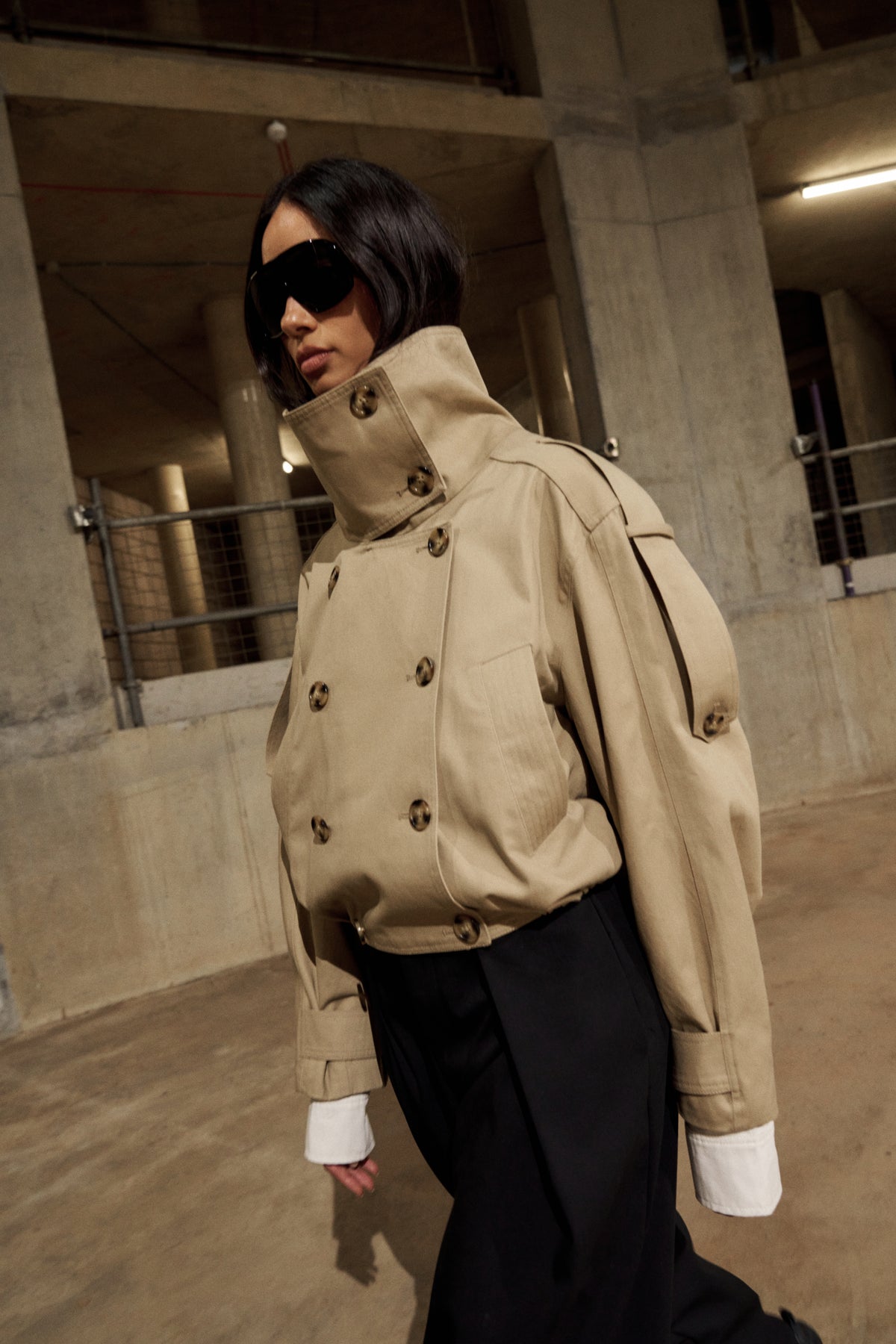 FUNNEL NECK BALLOON HEM SHORT TRENCH - BEIGE