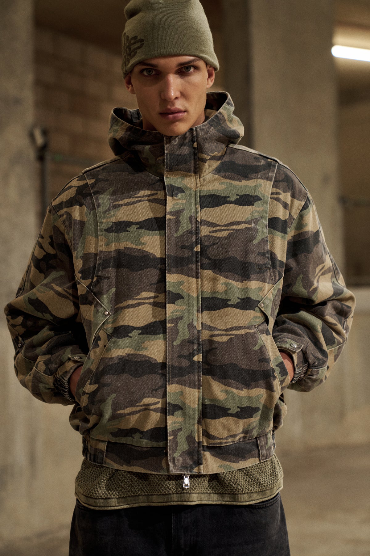 WASHED CAMO HOODED JACKET - KHAKI