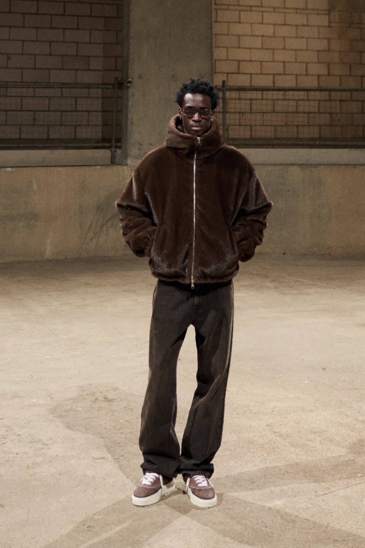 RELAXED STRAIGHT FIT JEAN - WASHED BROWN