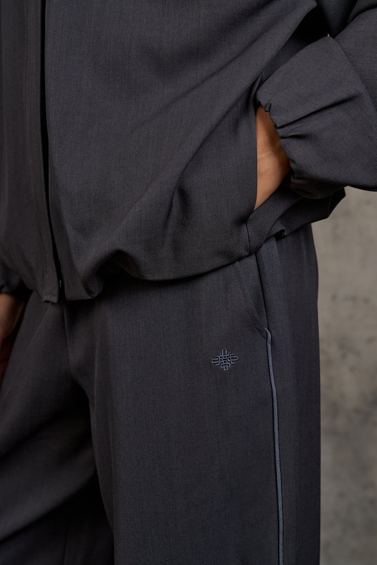 PIPED BARREL LEG TROUSERS - CHARCOAL