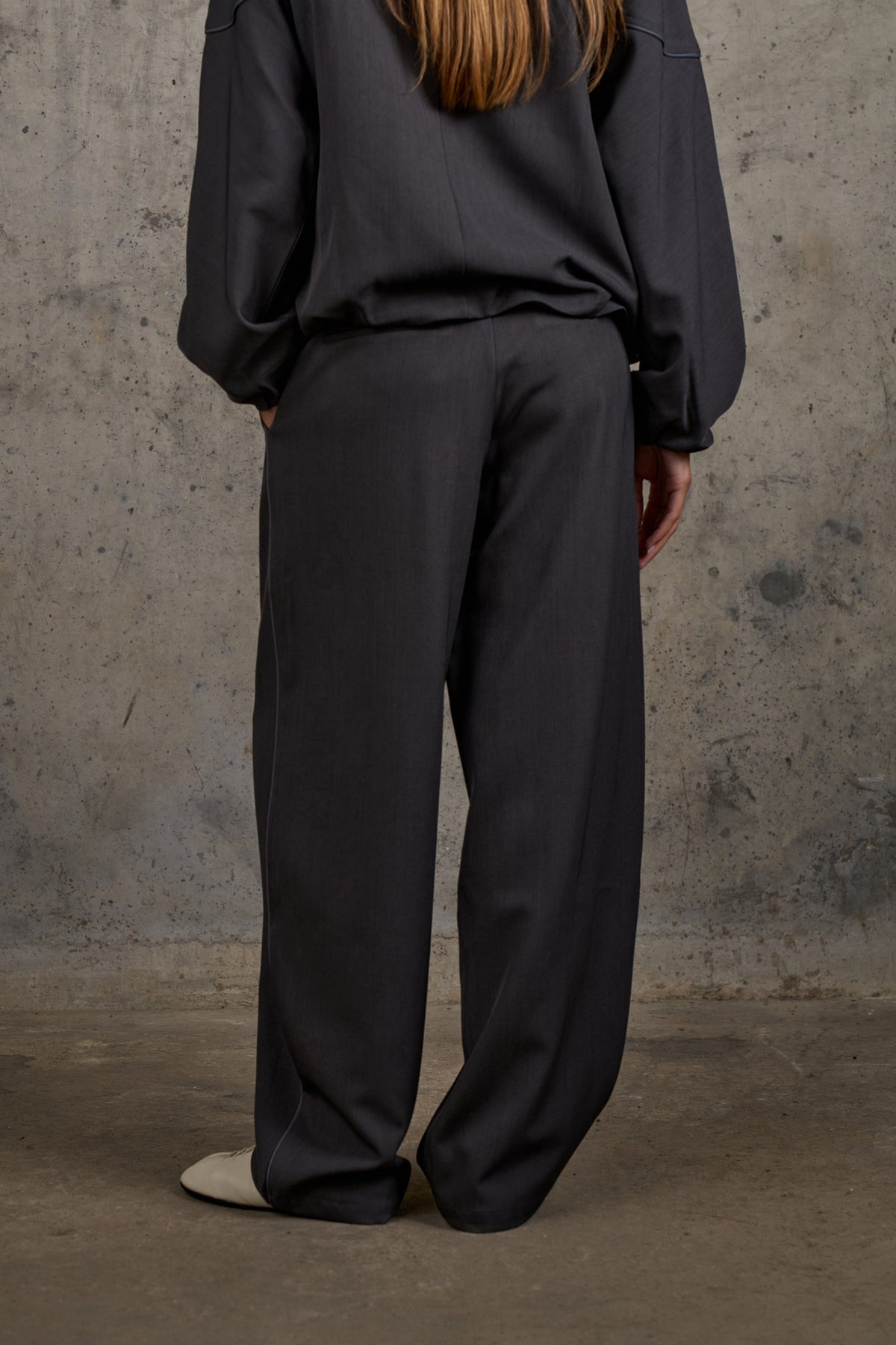 PIPED BARREL LEG TROUSERS - CHARCOAL