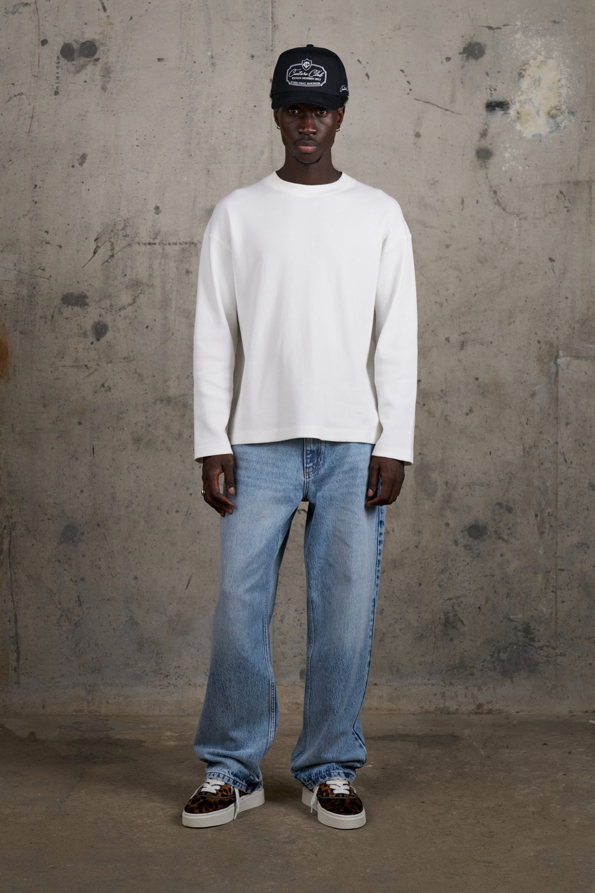 RELAXED STRAIGHT FIT JEAN - LIGHT WASH