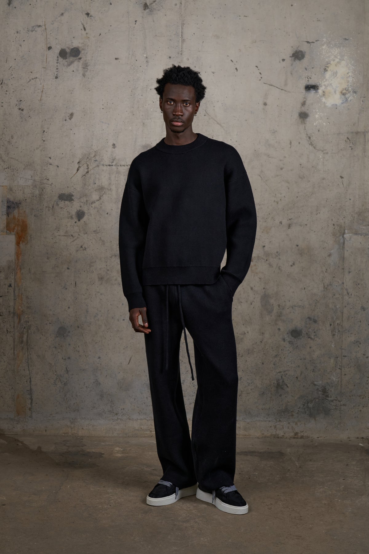 COMPACT KNIT COPYRIGHT CREW - BLACK