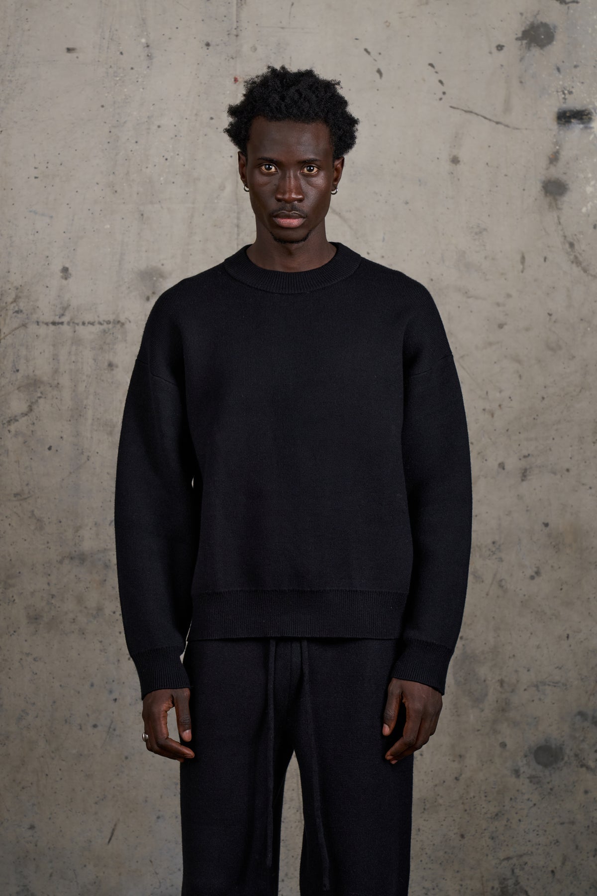 COMPACT KNIT COPYRIGHT CREW - BLACK