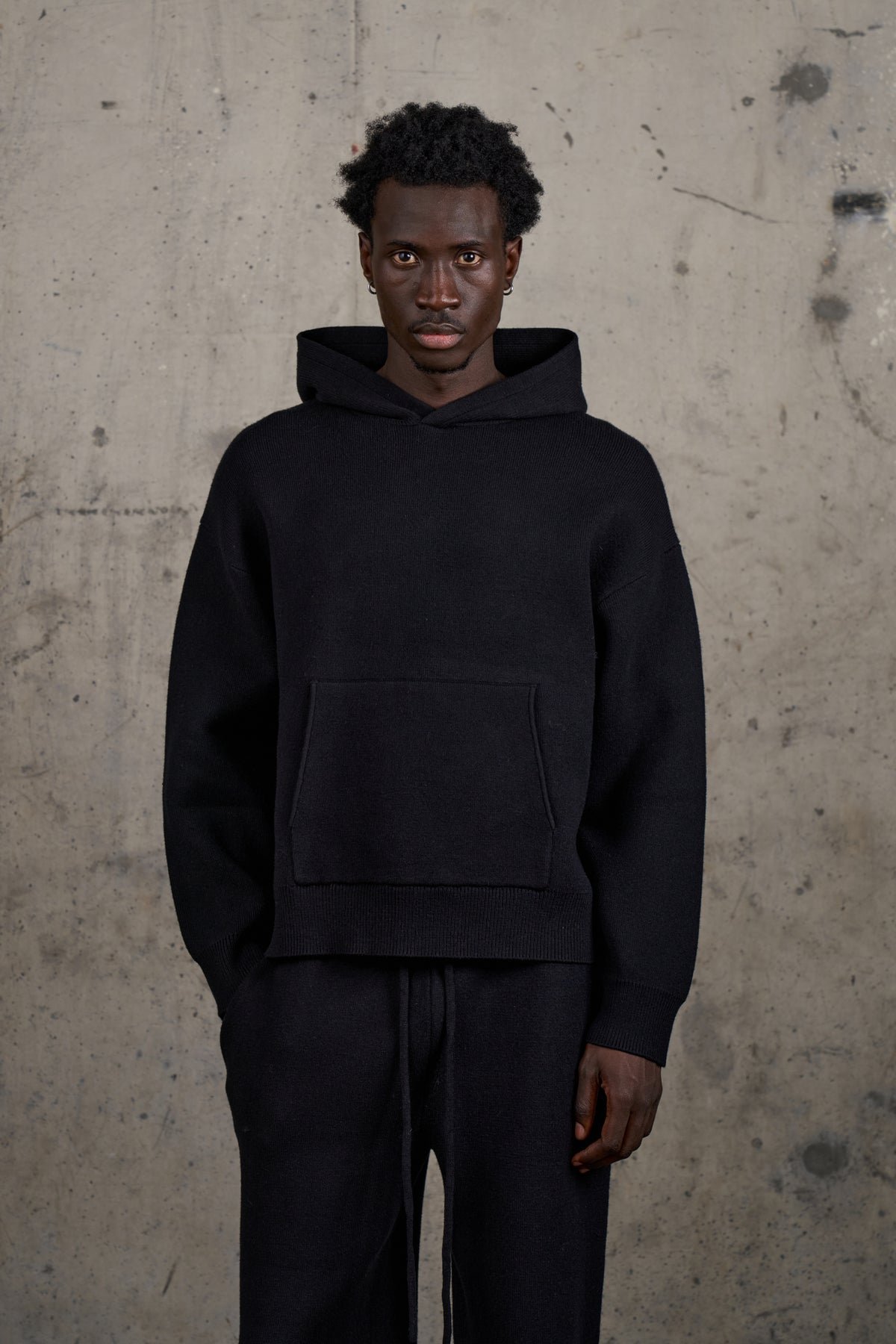 COMPACT KNIT COPYRIGHT HOODIE - BLACK
