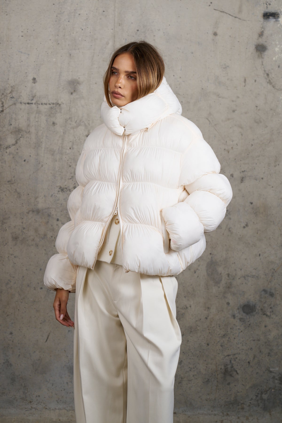 BUBBLE HOODED PUFFER COAT - OFF WHITE