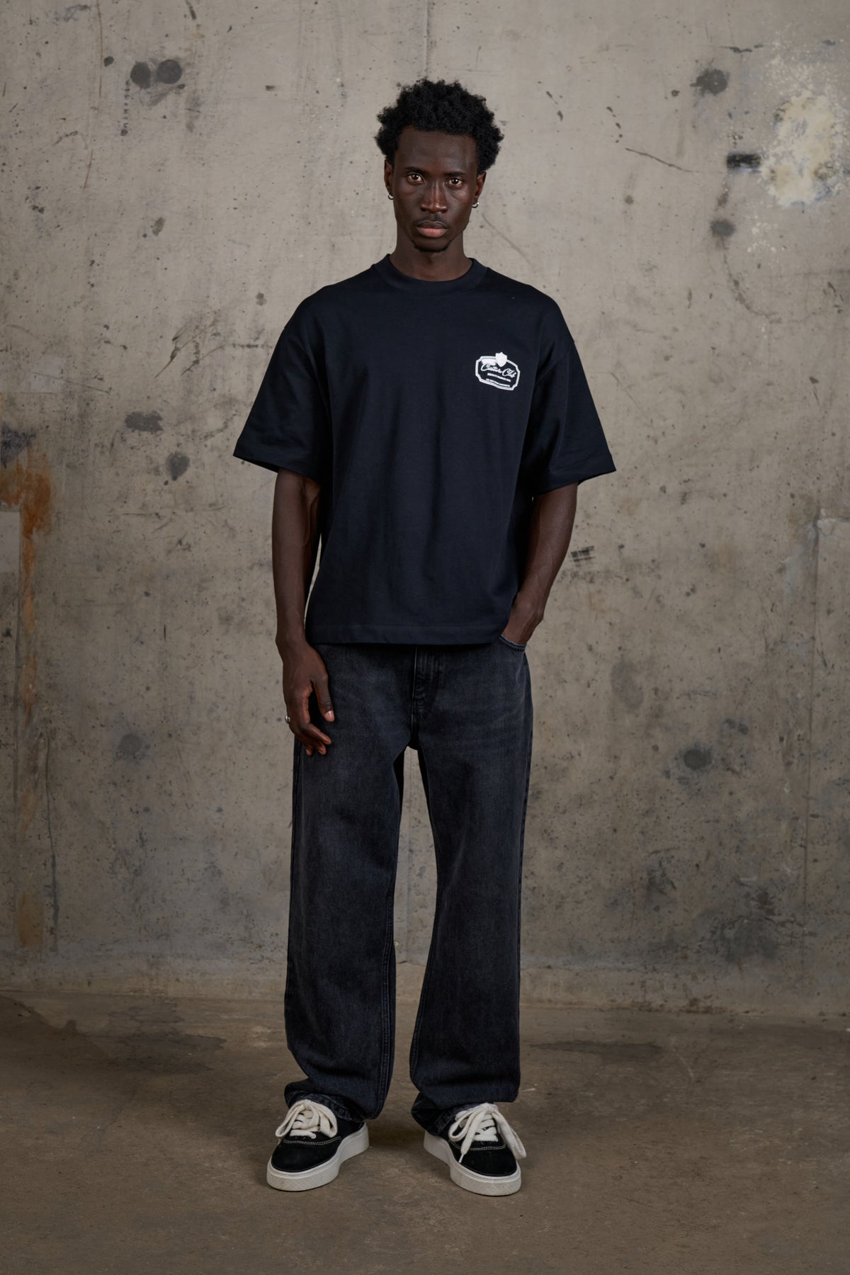 RELAXED STRAIGHT FIT JEAN - WASHED BLACK